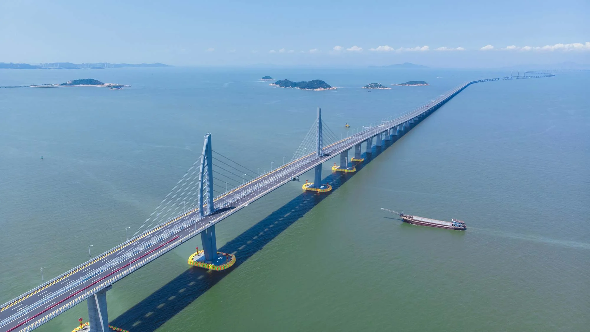 New Bridge opens up key economic zone in China