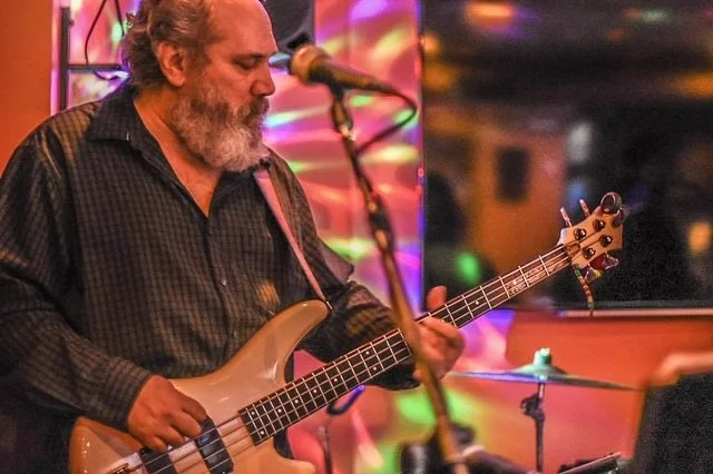 Happy Saturday☀️ Live Music TONIGHT w/ @rickcovatta &amp; Friends starts @ 9pm &mdash; Check out this weekend&rsquo;s chef specials 🔥🔥 #saturdayvibes #livemusicweekend #mastersweekend #extoneats #gettothetavern