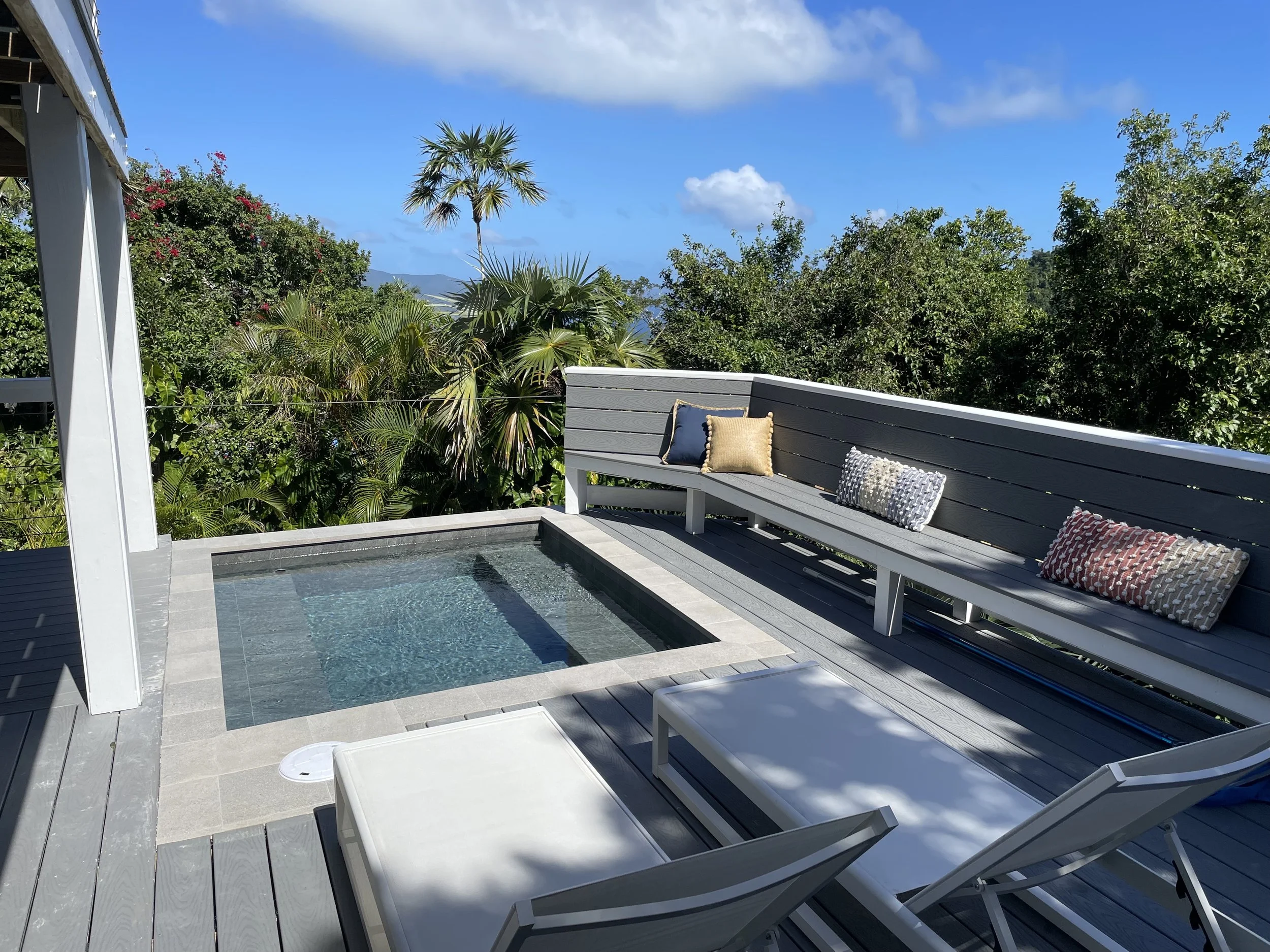 Pool sundeck.jpg