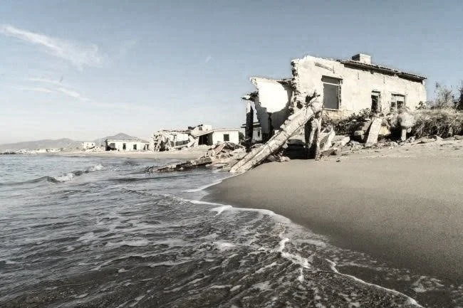 castel volturno, fondi per demolizioni immobili abusivi