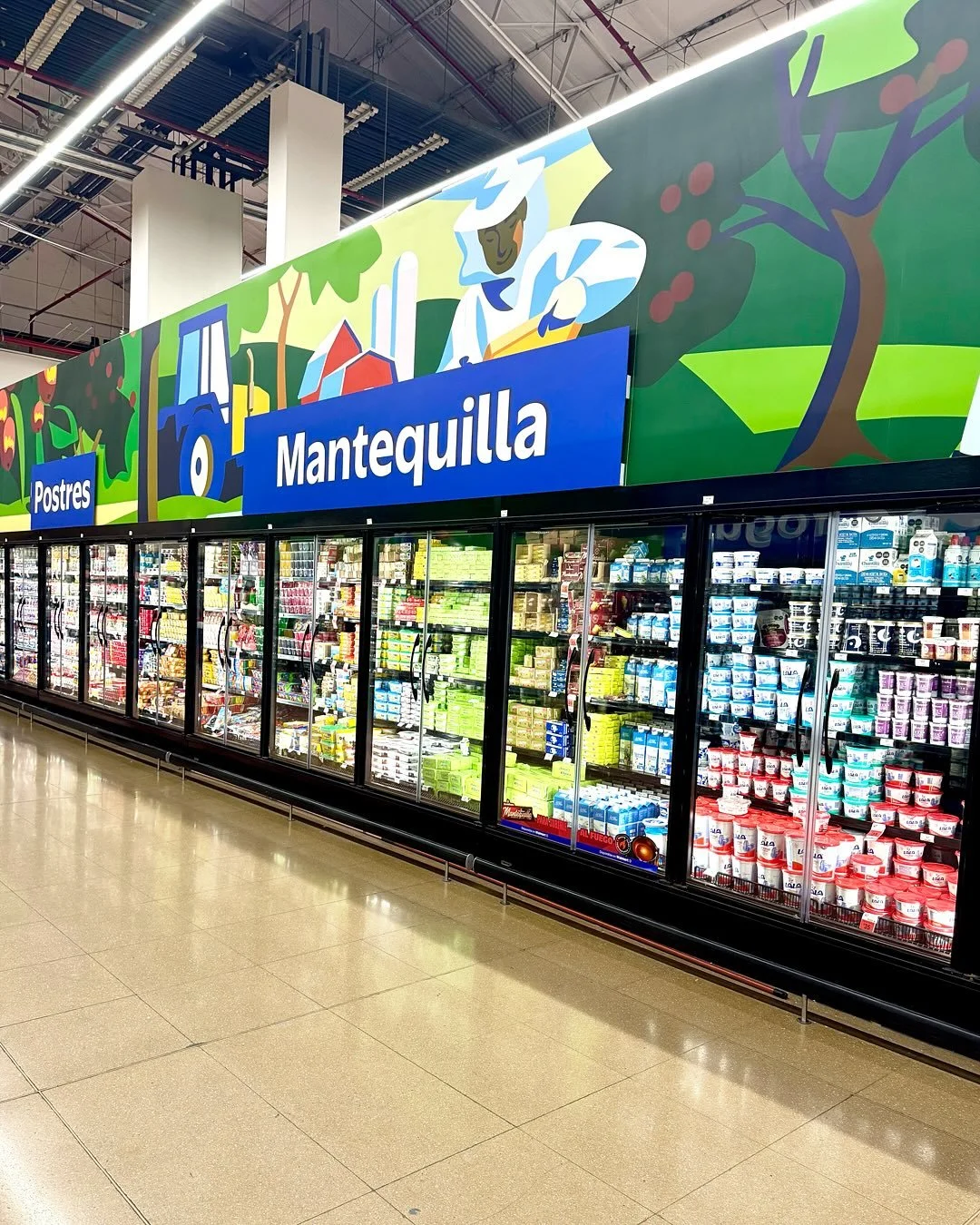 🇲🇽 Walmart &lsquo;Dairy&rsquo; Mural in Mexico Stores 🇲🇽 

I recently had a message from Mexico City-based designer / illustrator @dieleal , who spotted some of my illustrations whilst shopping in @walmart in CDMX. Thrilled to know these guys are