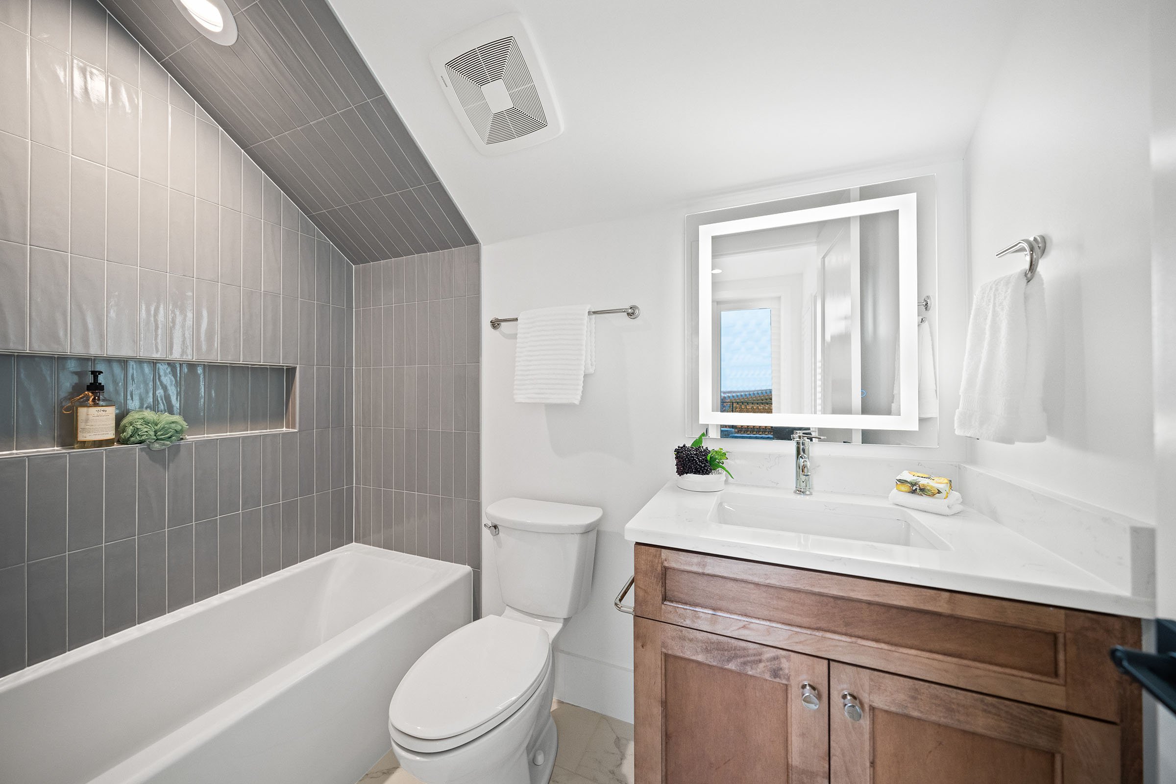 600-29th-rd-s-bathroom-4.jpg