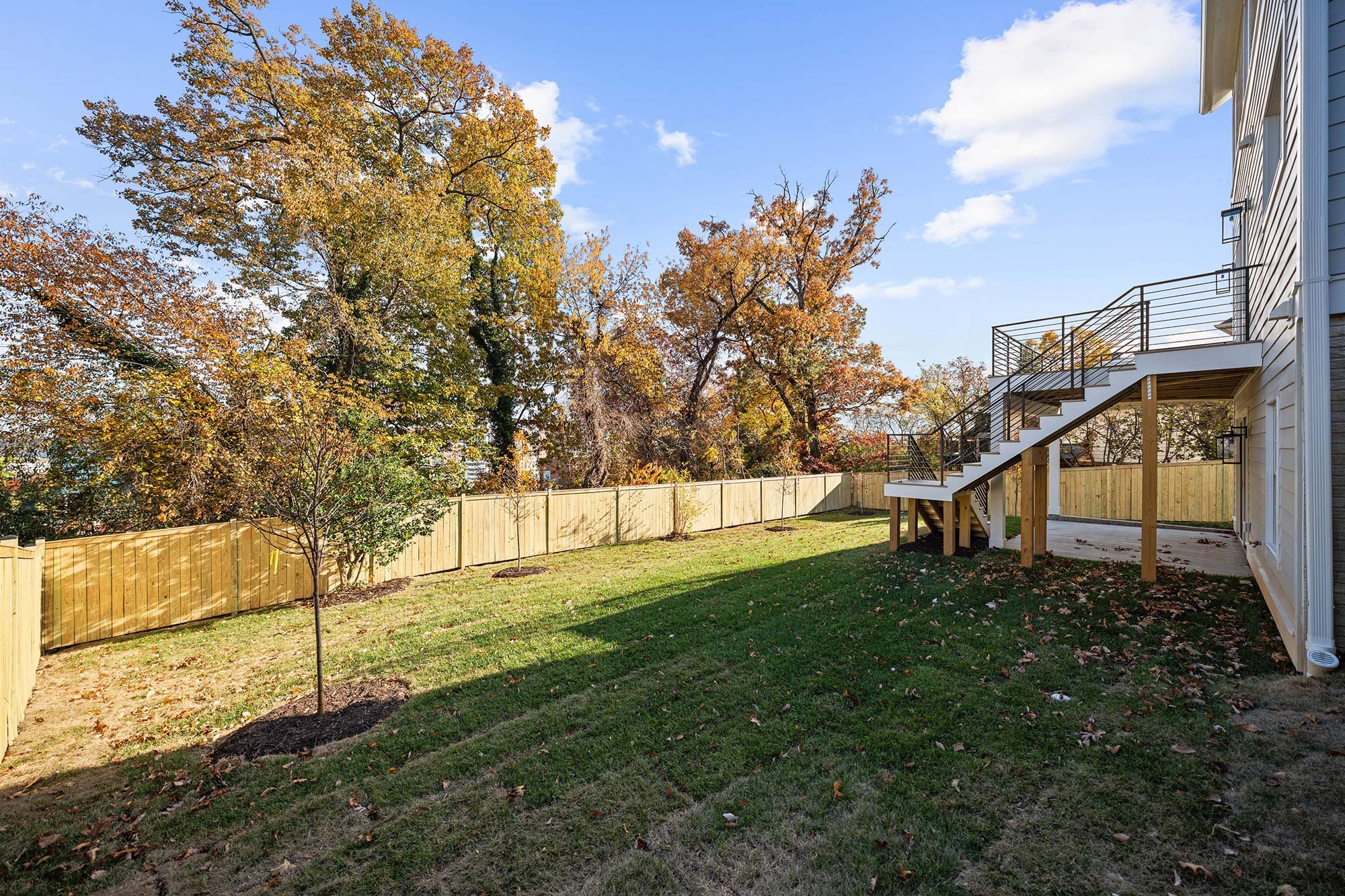600-29th-rd-s-exterior-lawn.jpg