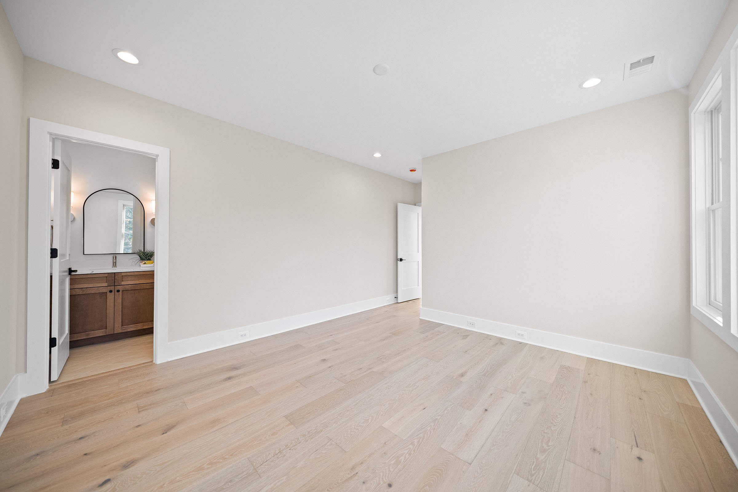 600-29th-rd-s-guest-bedroom.jpg