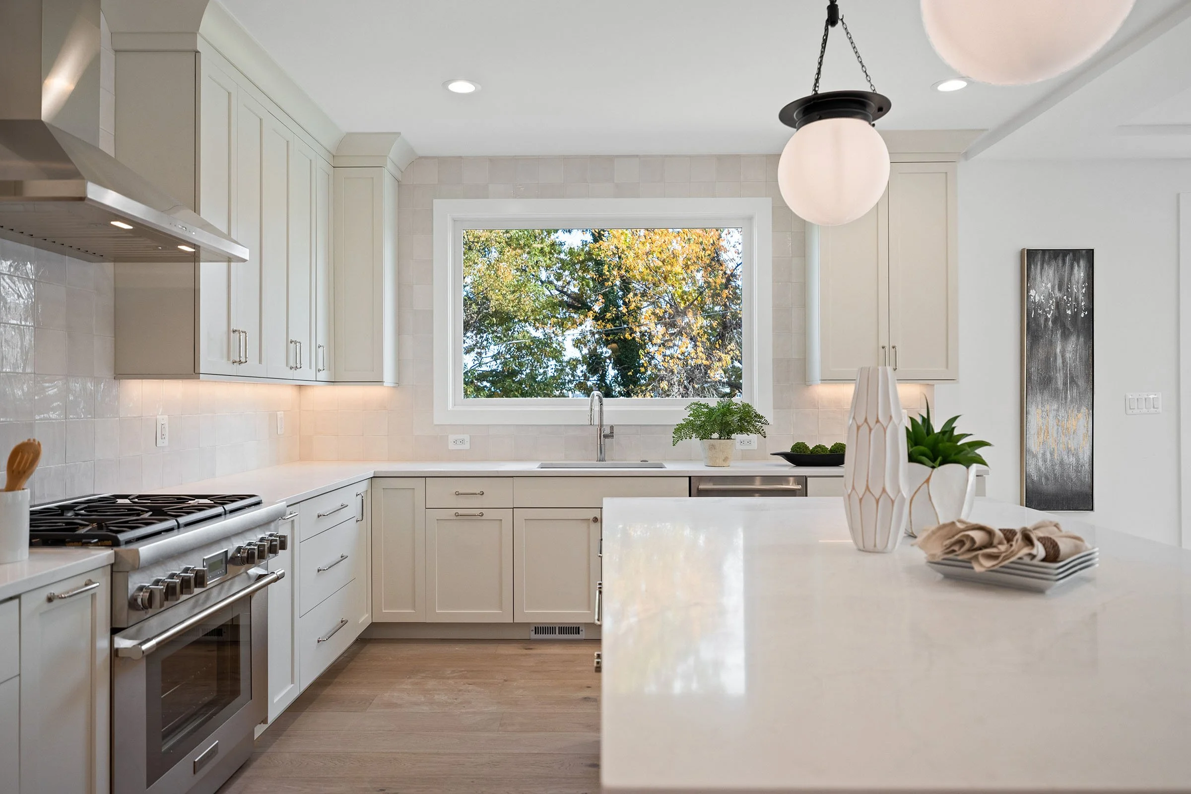 600-29th-rd-s-kitchen-island-closeup.jpg