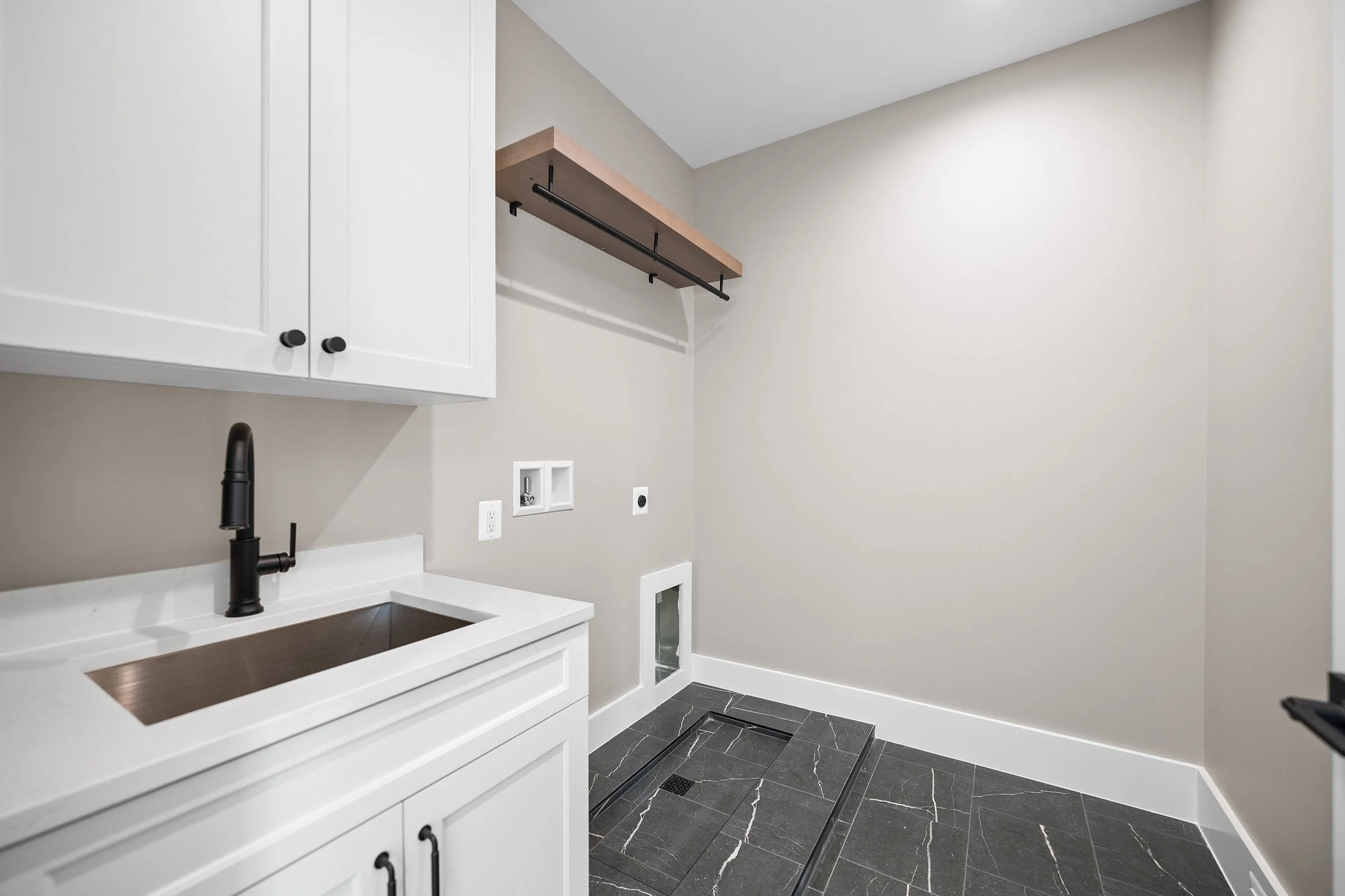 600-29th-rd-s-laundry.jpg