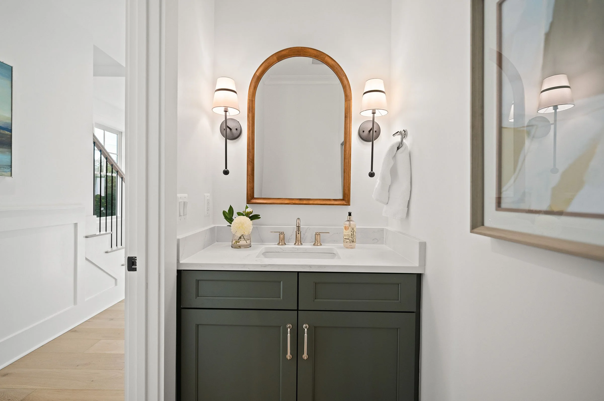 600-29th-rd-s-powder-room.jpg