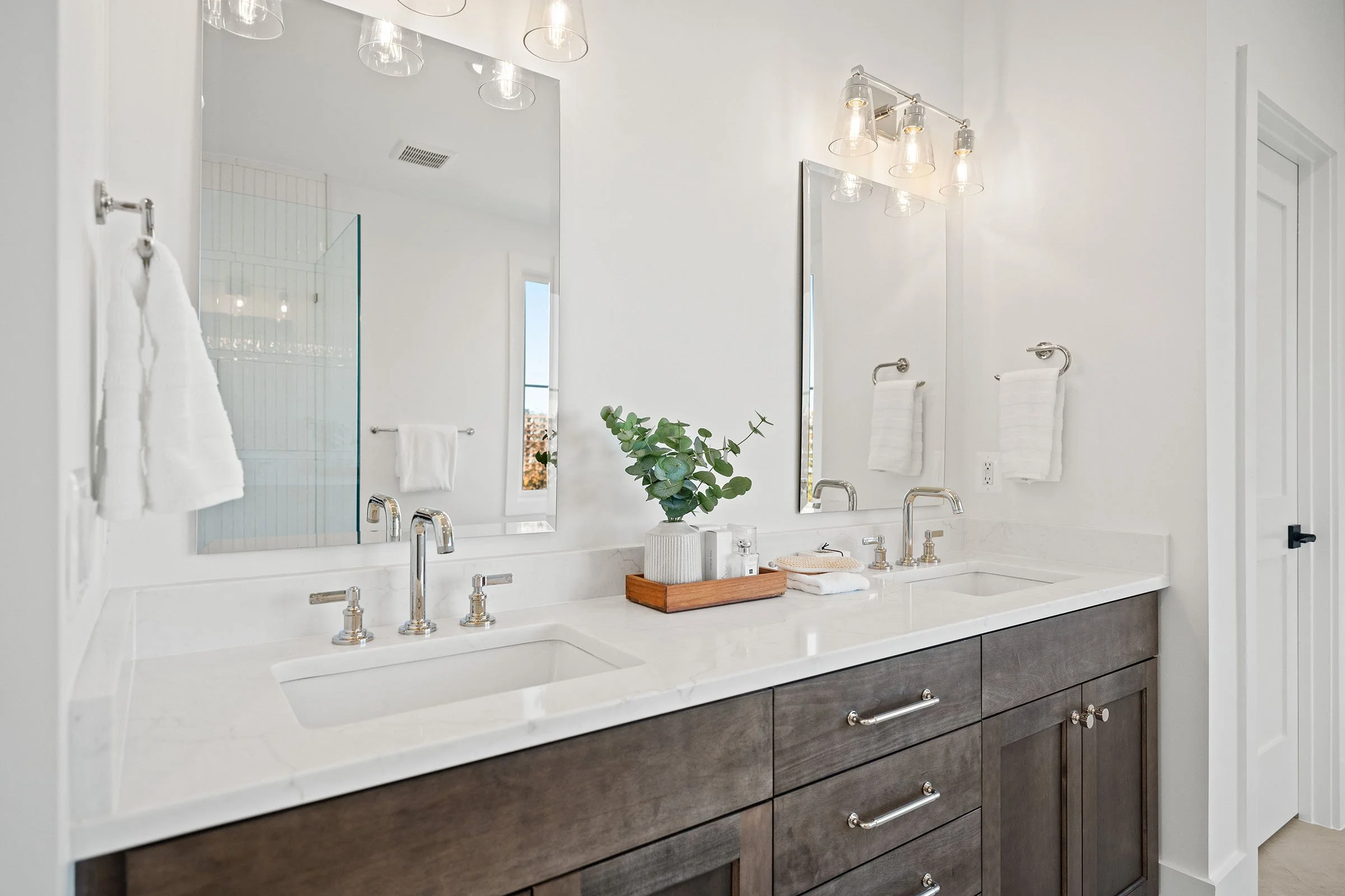 600-29th-rd-s-primary-bath.jpg