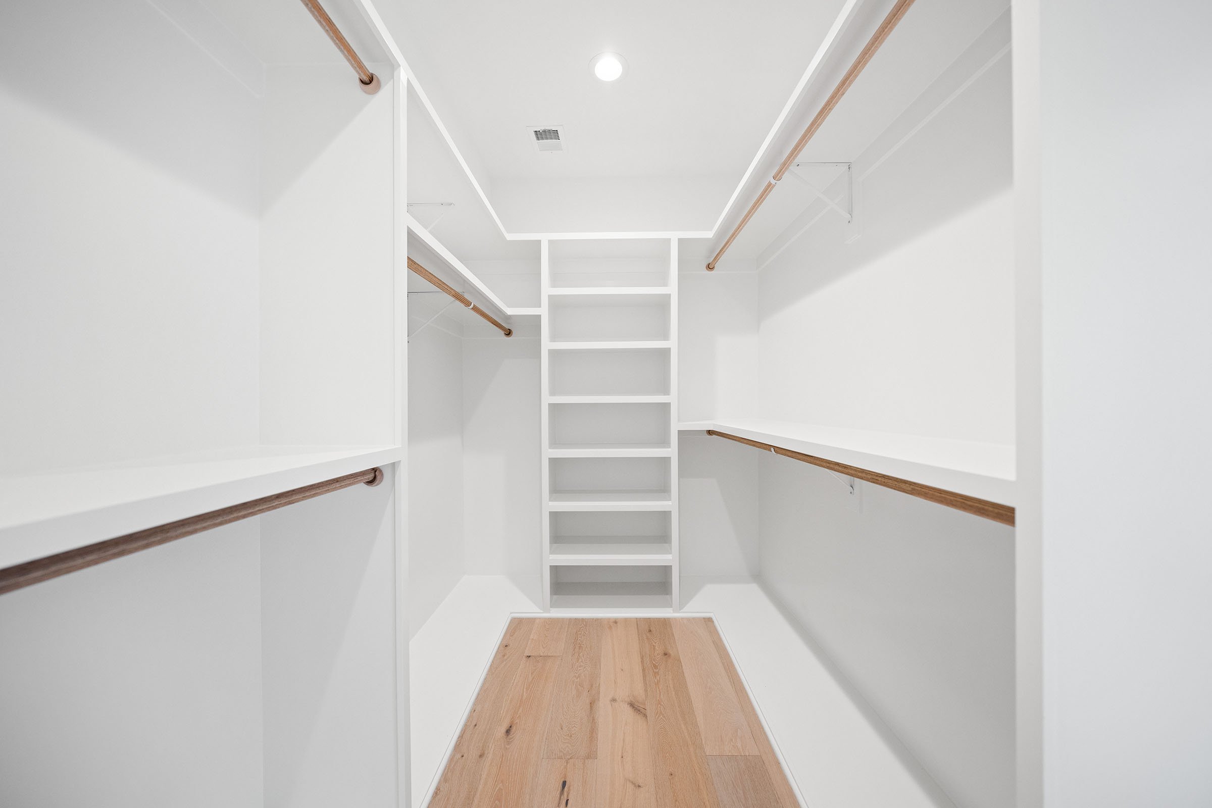 600-29th-rd-s-primary-closet.jpg
