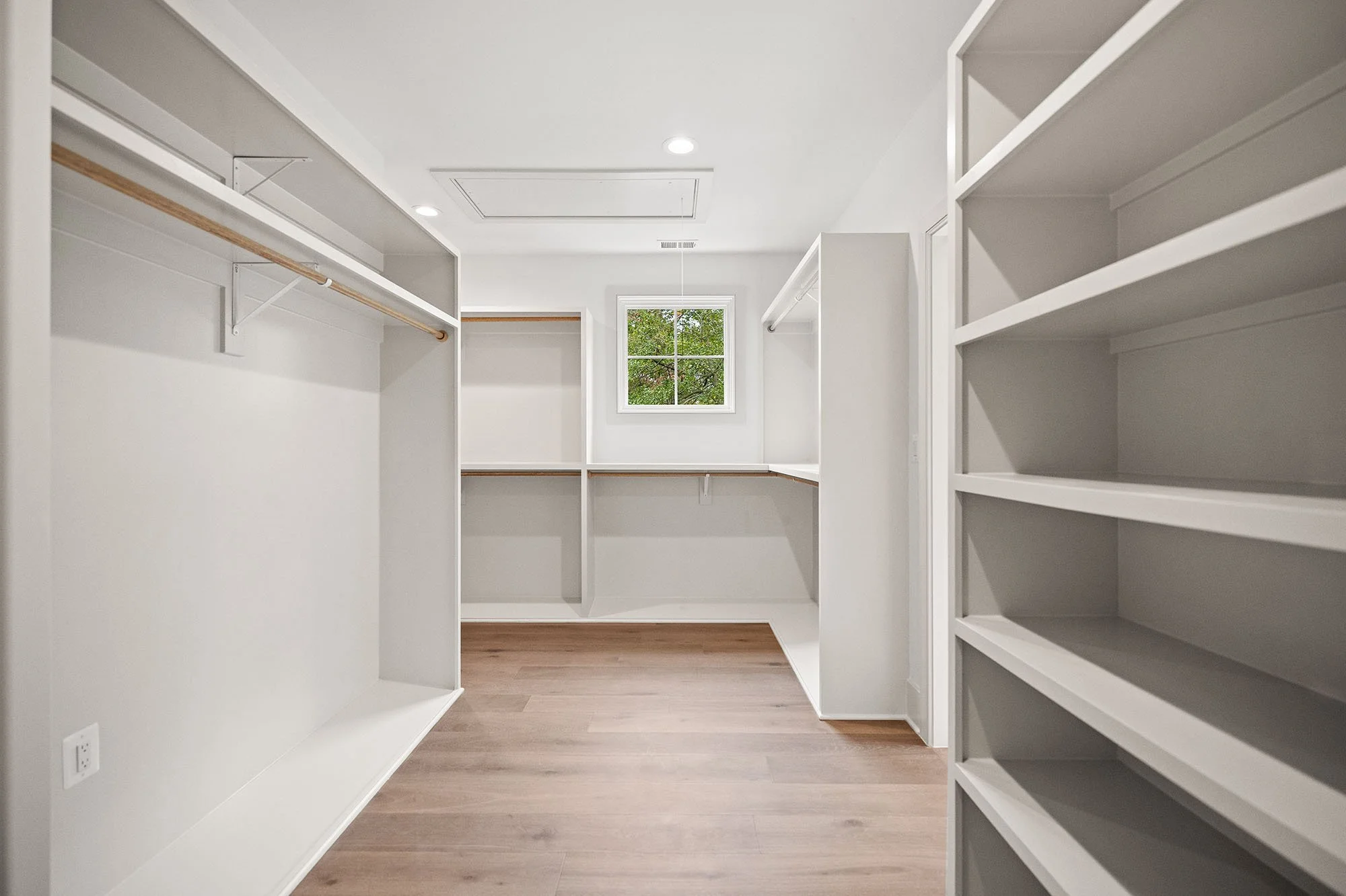 2133-n-oakland-st-custom-closet.jpg