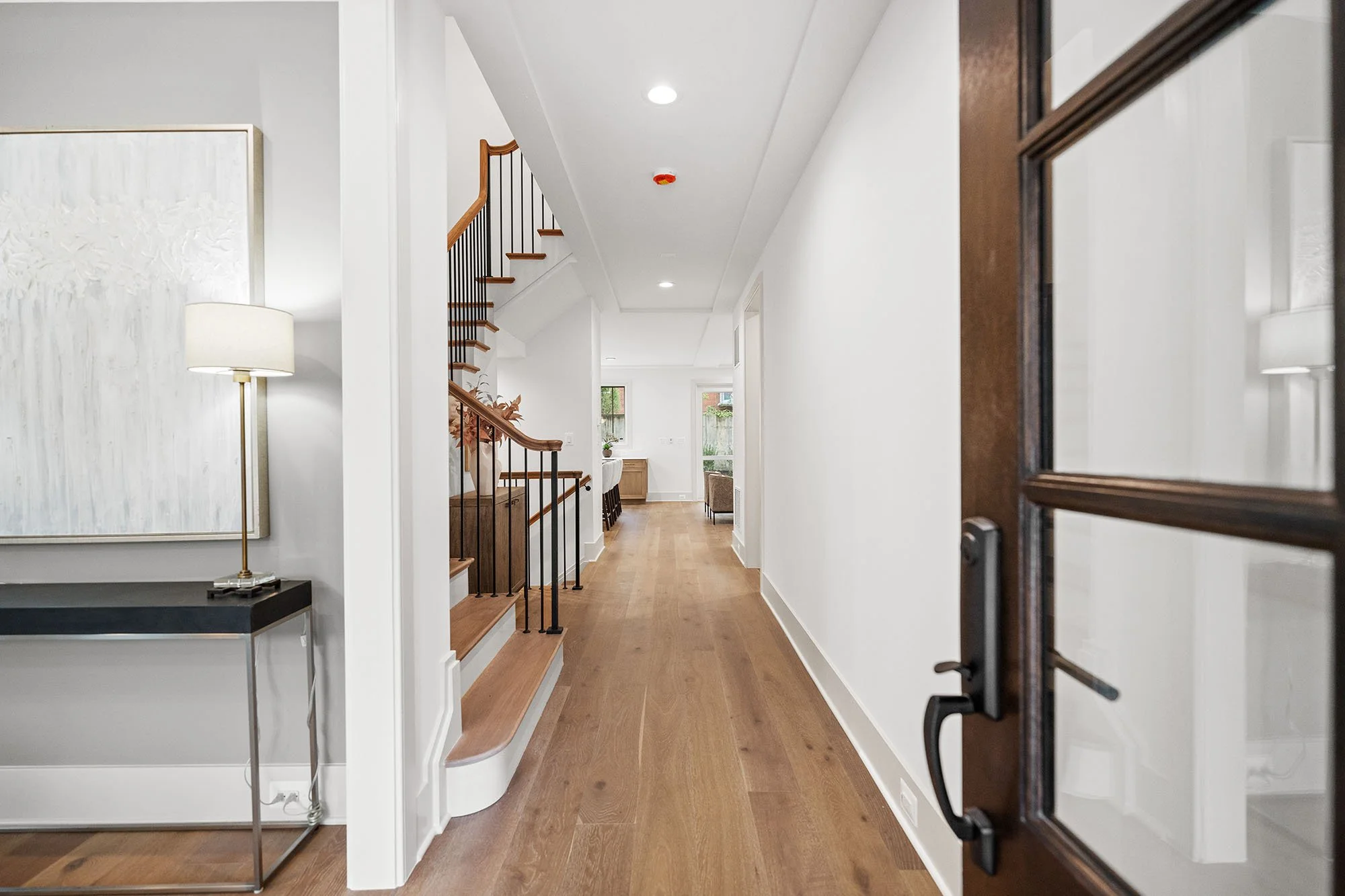 2133-n-oakland-st-entry.jpg