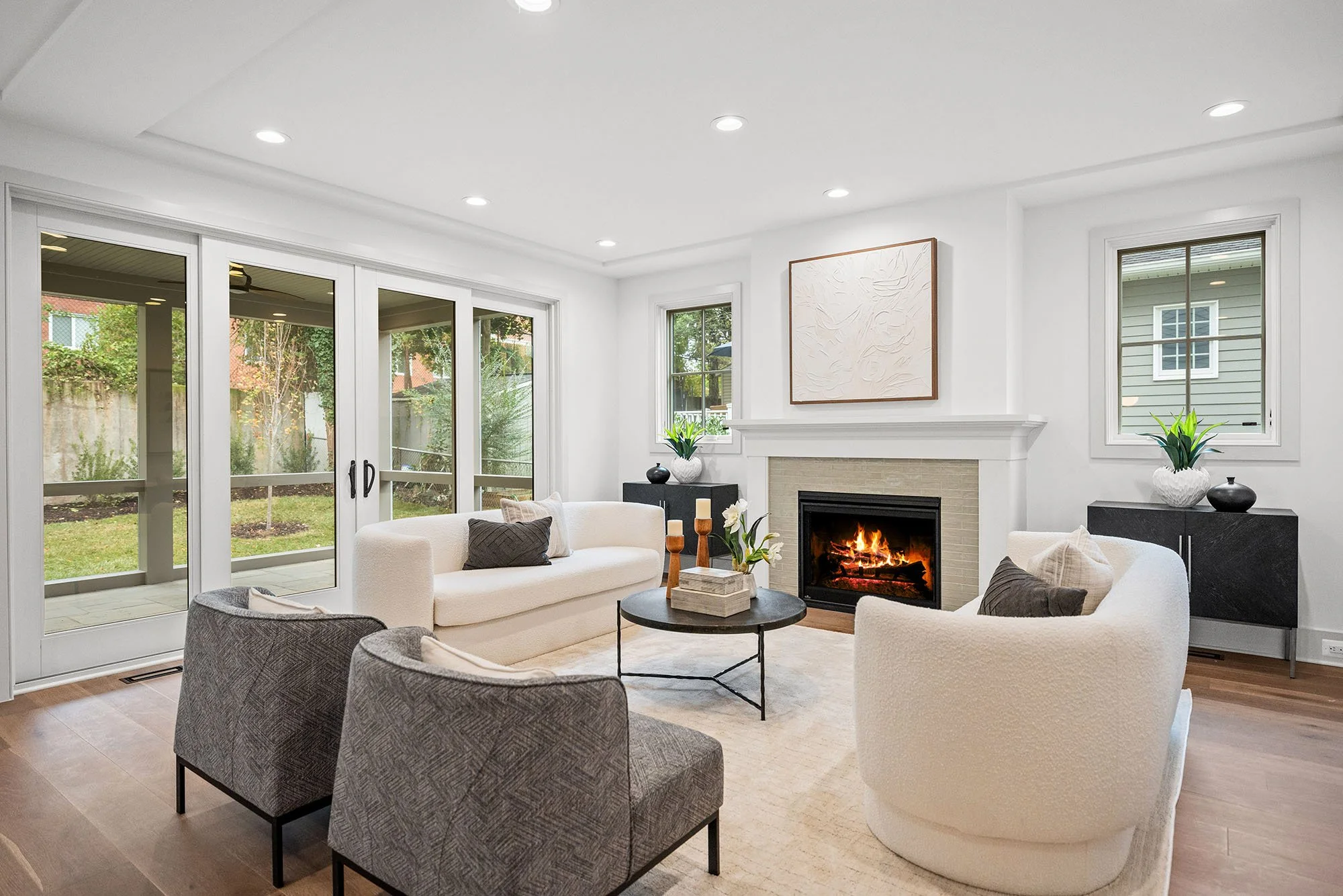 2133-n-oakland-st-living-room-angled.jpg