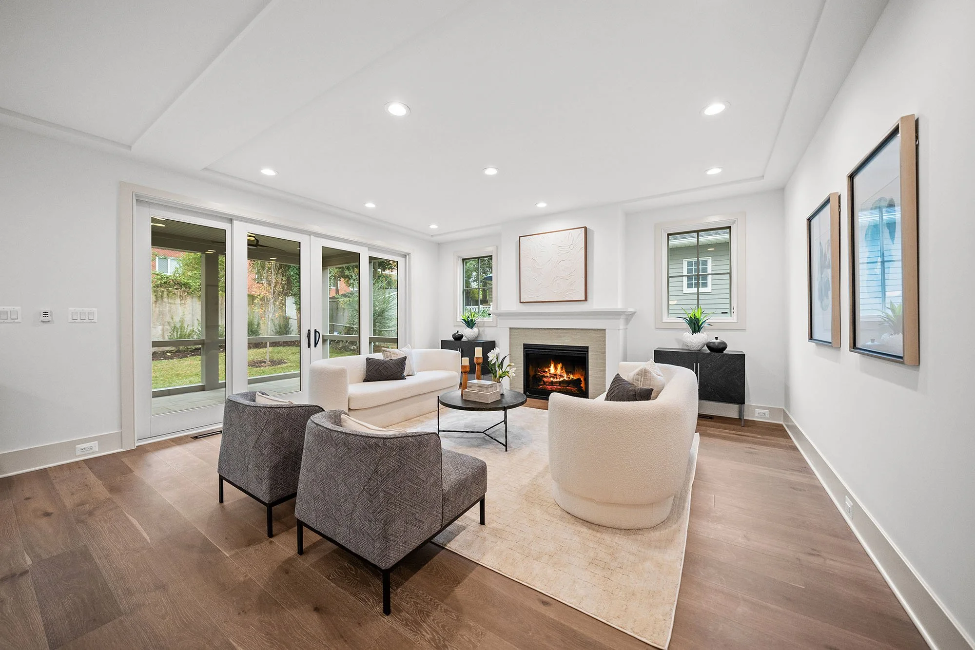 2133-n-oakland-st-living-room-wide.jpg
