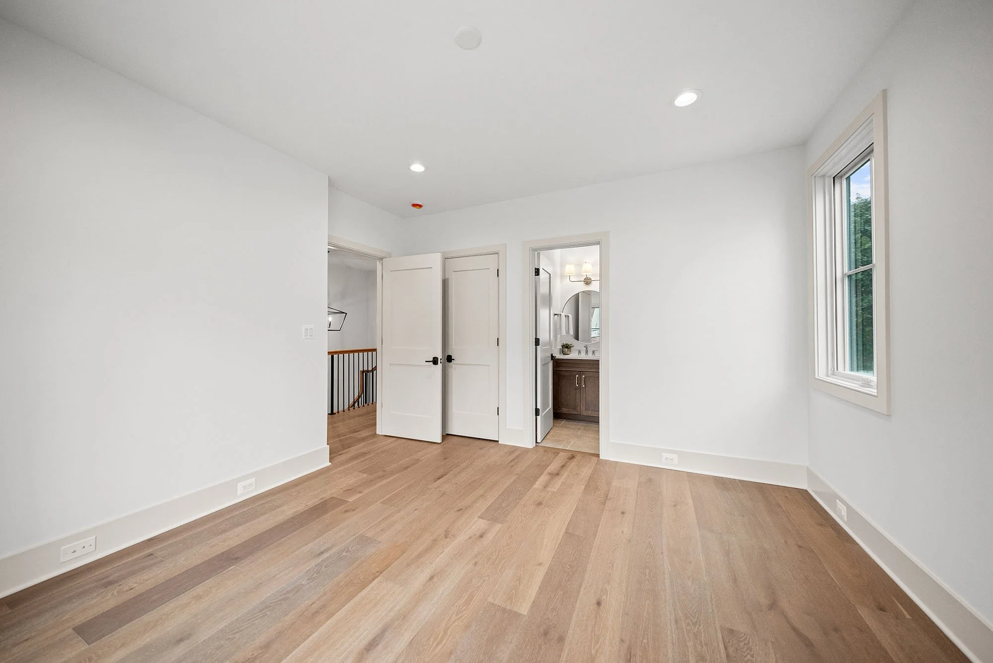 2133-n-oakland-st-secondary-bed-2.jpg