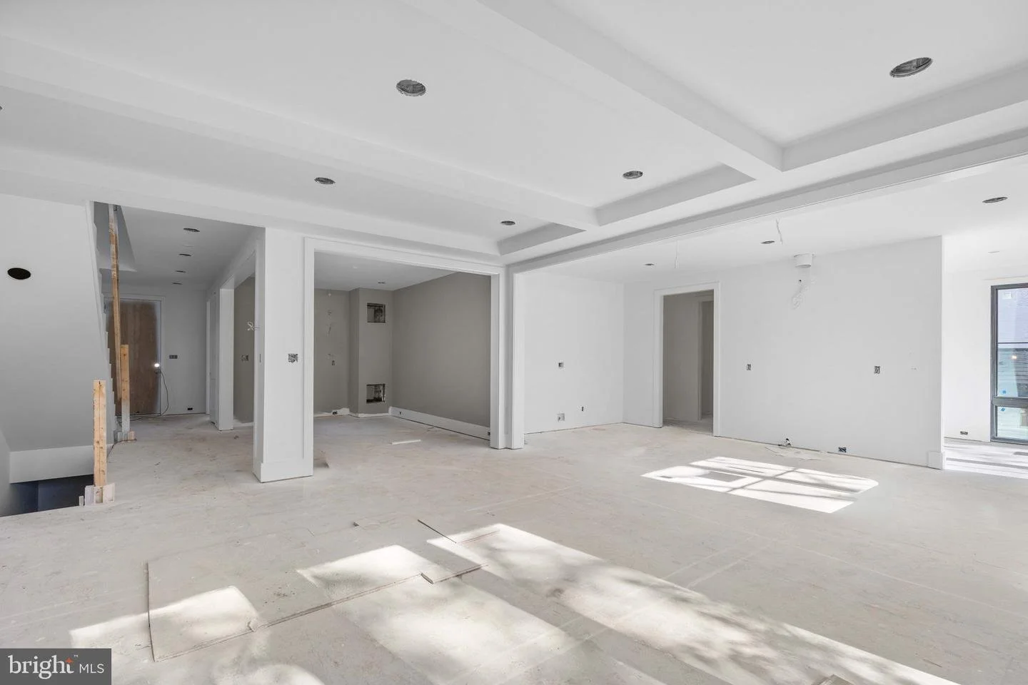 5206-12th-street-n-dining.jpg