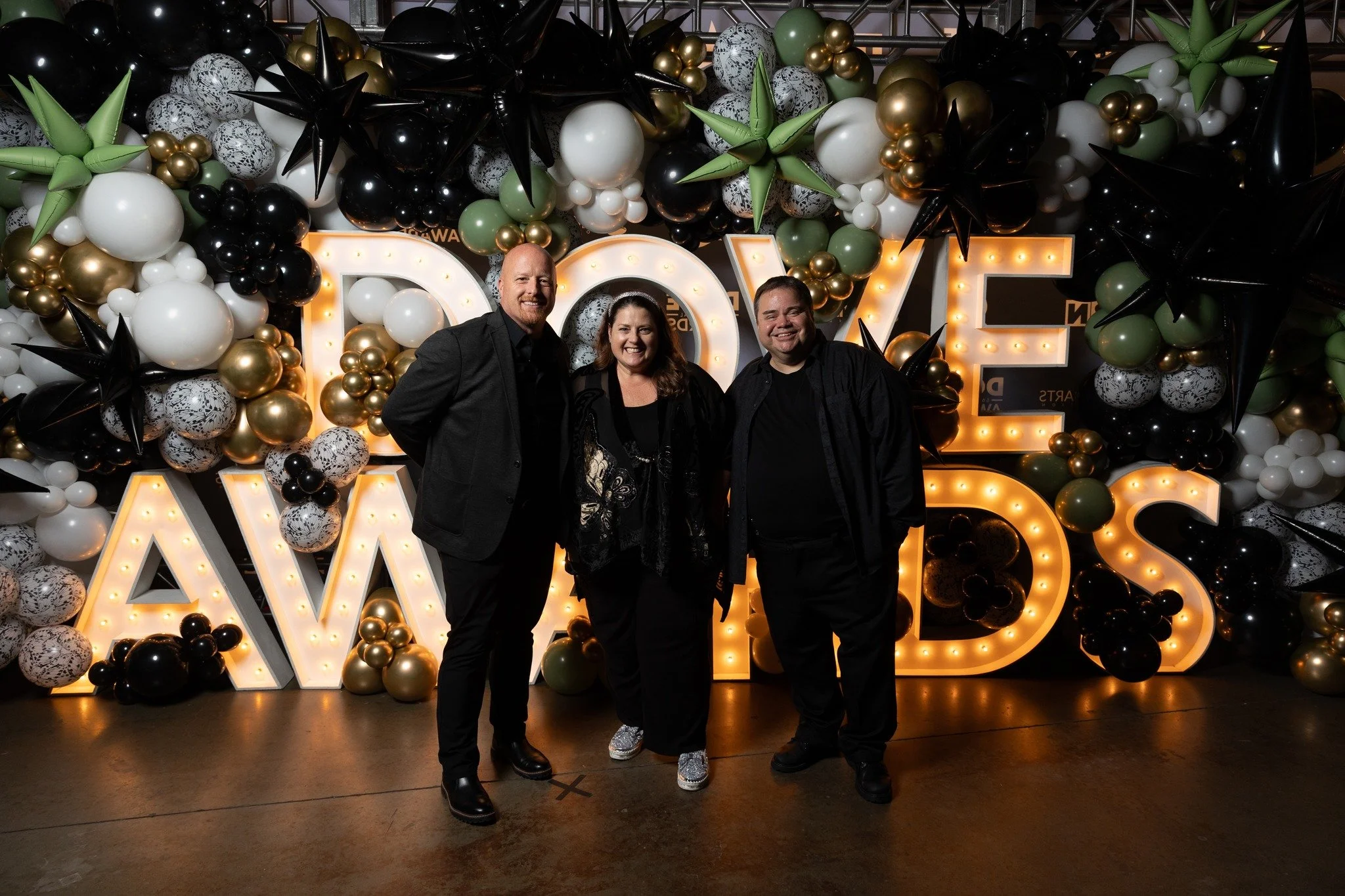 We had such a wonderful night at the @gmadoveawards catching up with old friends and meeting new ones 🕊️

✨ Tune in tonight - Friday, October 10, at 7:30 PM &amp; 10 PM ET on @tbn to watch the show!

#DoveAwards #Selah #ChristianMusic