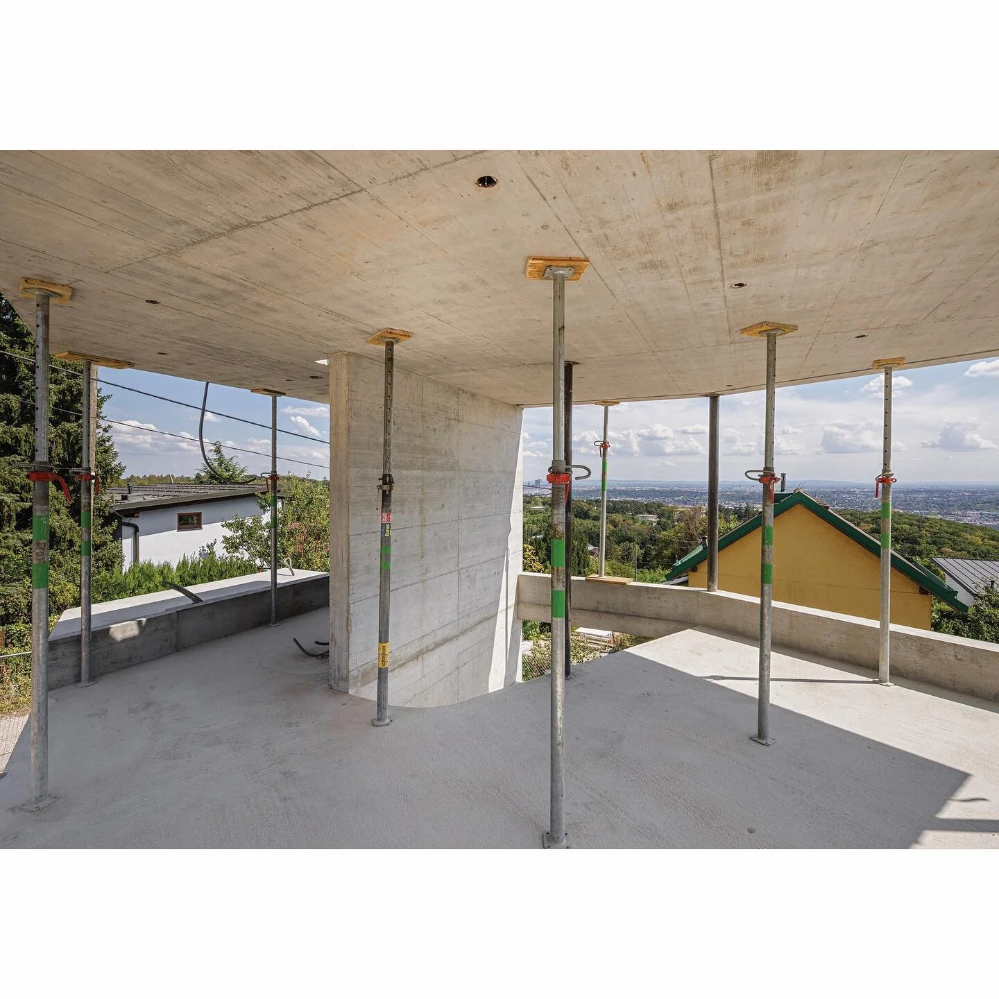 .
&bdquo;JANNA&ldquo;

Kleingartenhaus, Wien, 2022

in progress 6/6

Foto: @maximilian_haidacher
.
.
.
.
.
.
#allcoloursarchitecture #builtarchitecture 
.

#architecture #instarchitecture #archdaily #dezeen #architags #archilife #divisare #architectu