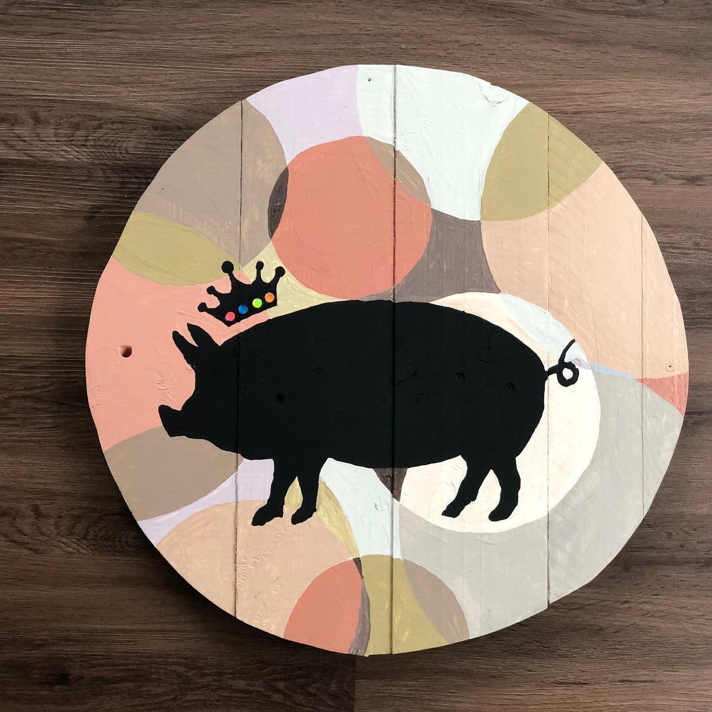 Another fun #commission project: Piggy Prince Porker! Check out the #sequins on the crown👑 #commissionedart #pigart #acrylicpaint on #reclaimedwood #art #peaceofart