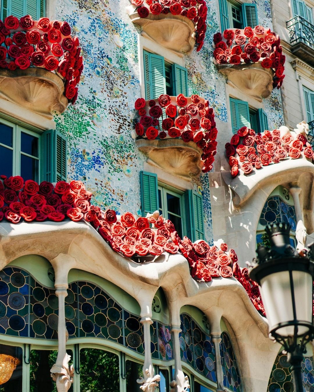 Spain offers a wealth of experiences for every traveler. Explore the architectural wonders of Antoni Gaudi, indulge in world-renowned cuisine, and immerse yourself in the vibrant culture of flamenco.

Whether you're drawn to the historic cities of Ma