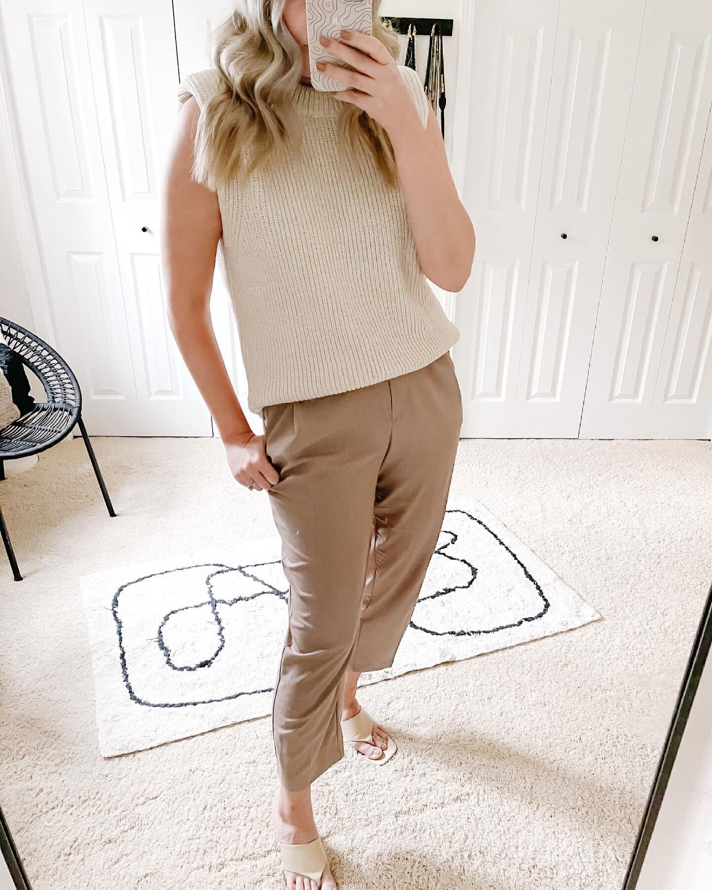 This just in, sleeves are out ☀️
.
.
.
#sleevless #springstyle #springootd #springfashiontrends #springfashion2021 #sleevelessknit #sleevelesssweater #wfhootd #wfhstyle #pleatedtrousers #neutraloutfit #neutralstyle #neutraltones #hmxme #allneutraleve