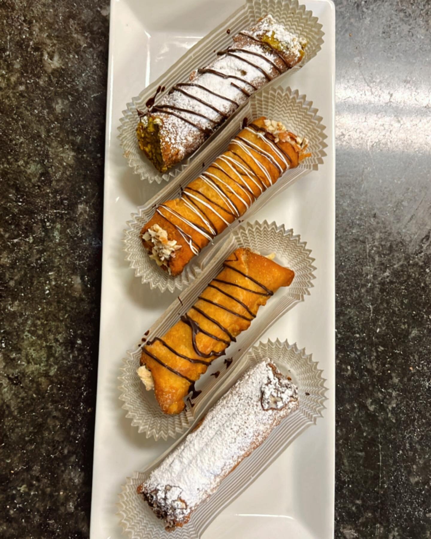 Our bakers are serving goods this week 😁 have a piece of Italy in each bite with our new cannoli flavours! We got almond , pistachio, hazelnut and chocolate in store 🤤
#cannoli #chocolate #pistacchio #almond #orangepeel #italianfood #italiandelicat