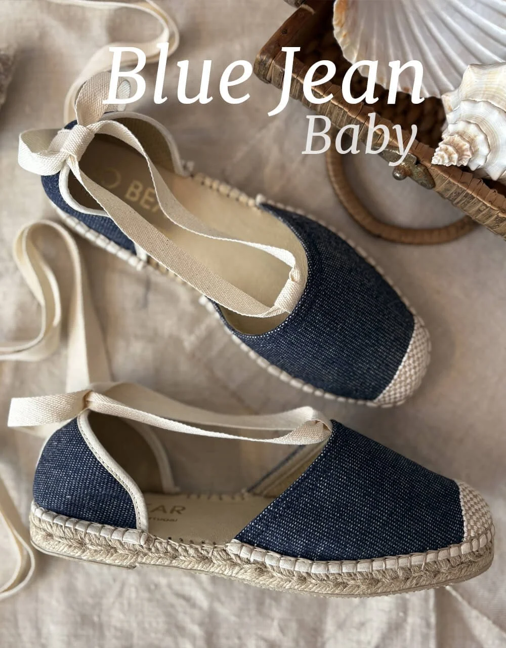  Cute ties and flat soles make these an understated Vintage glamour classic. 