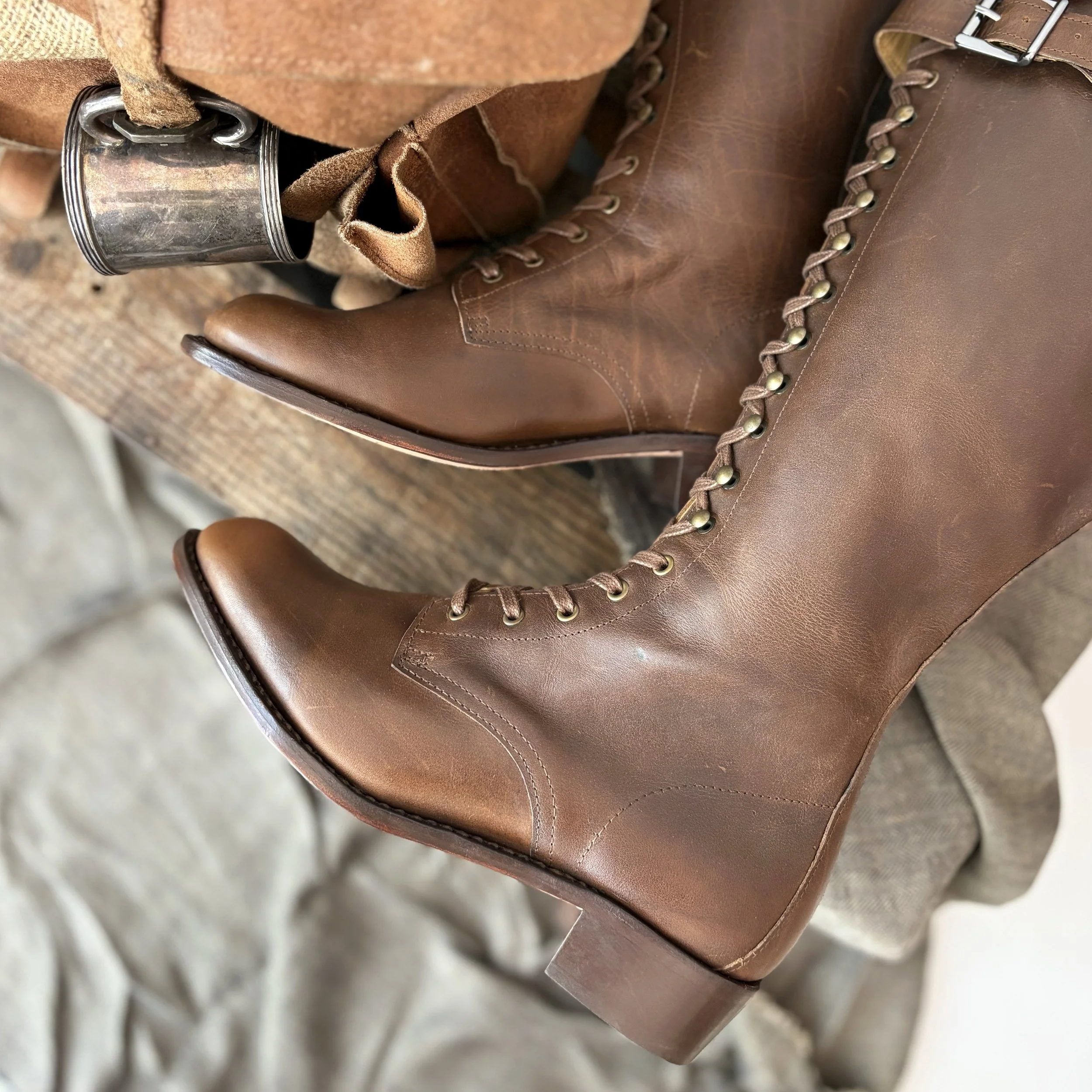 tall_boots_woman_midbrown.jpg