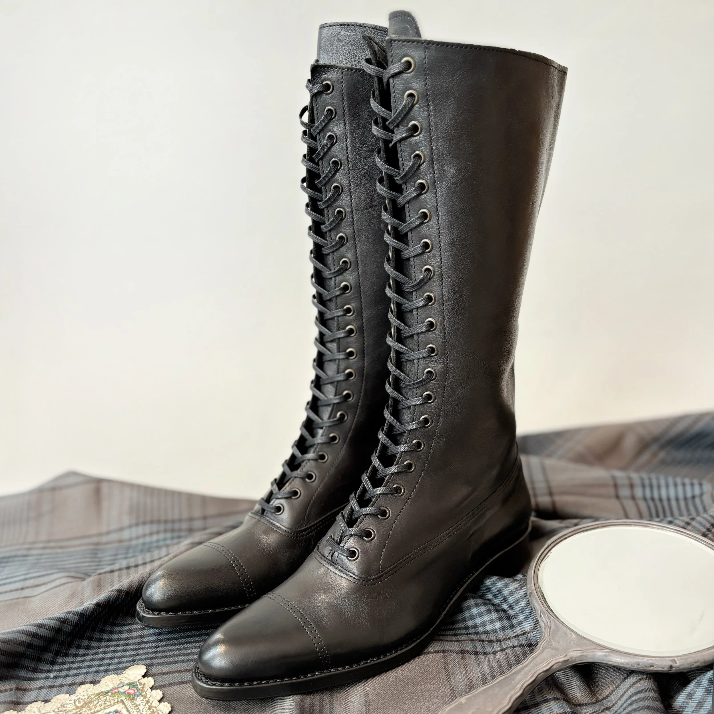 Ladies Edwardian Cycling Lace up Boots in Black