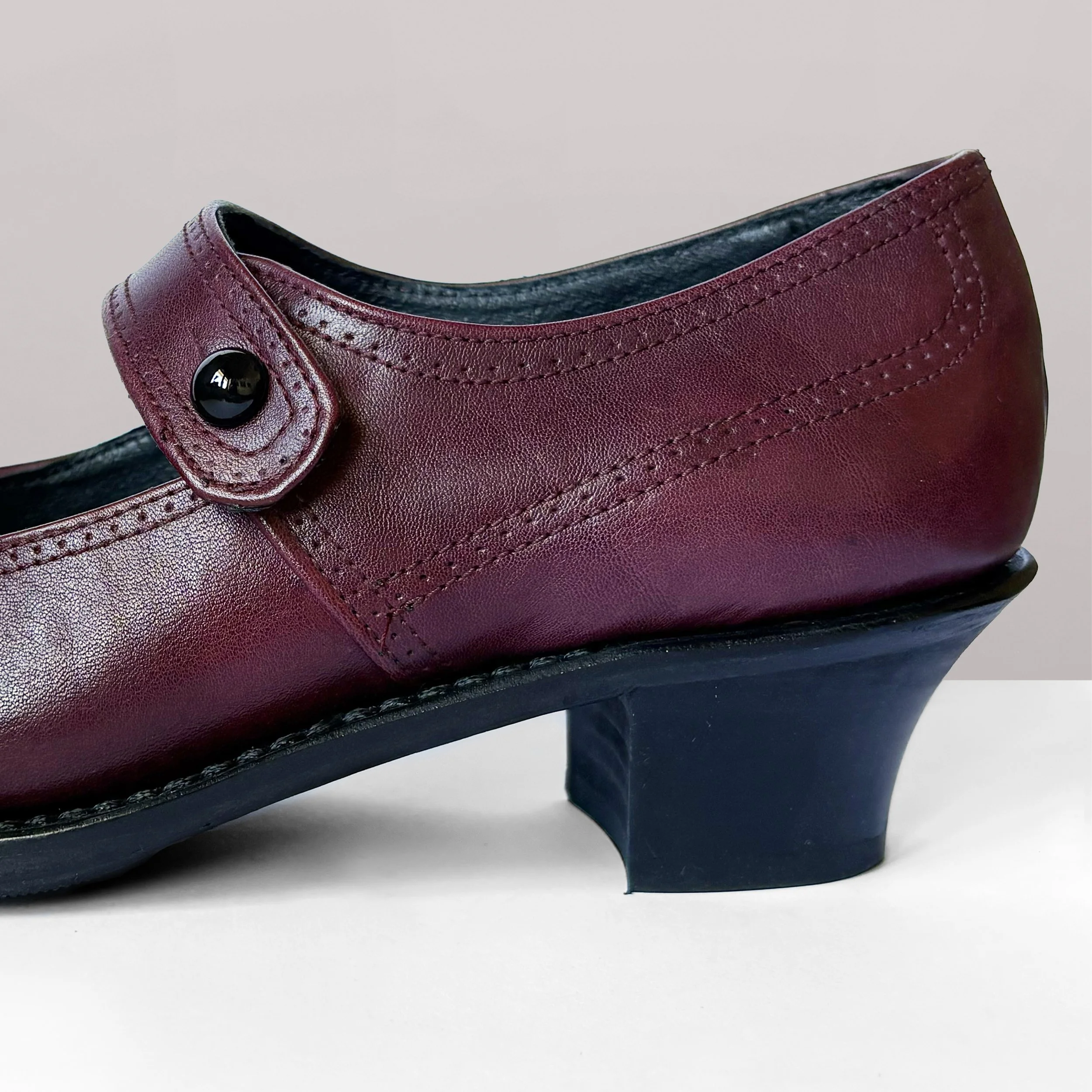 1920_maryjane_curvedheel_productshot3.jpg