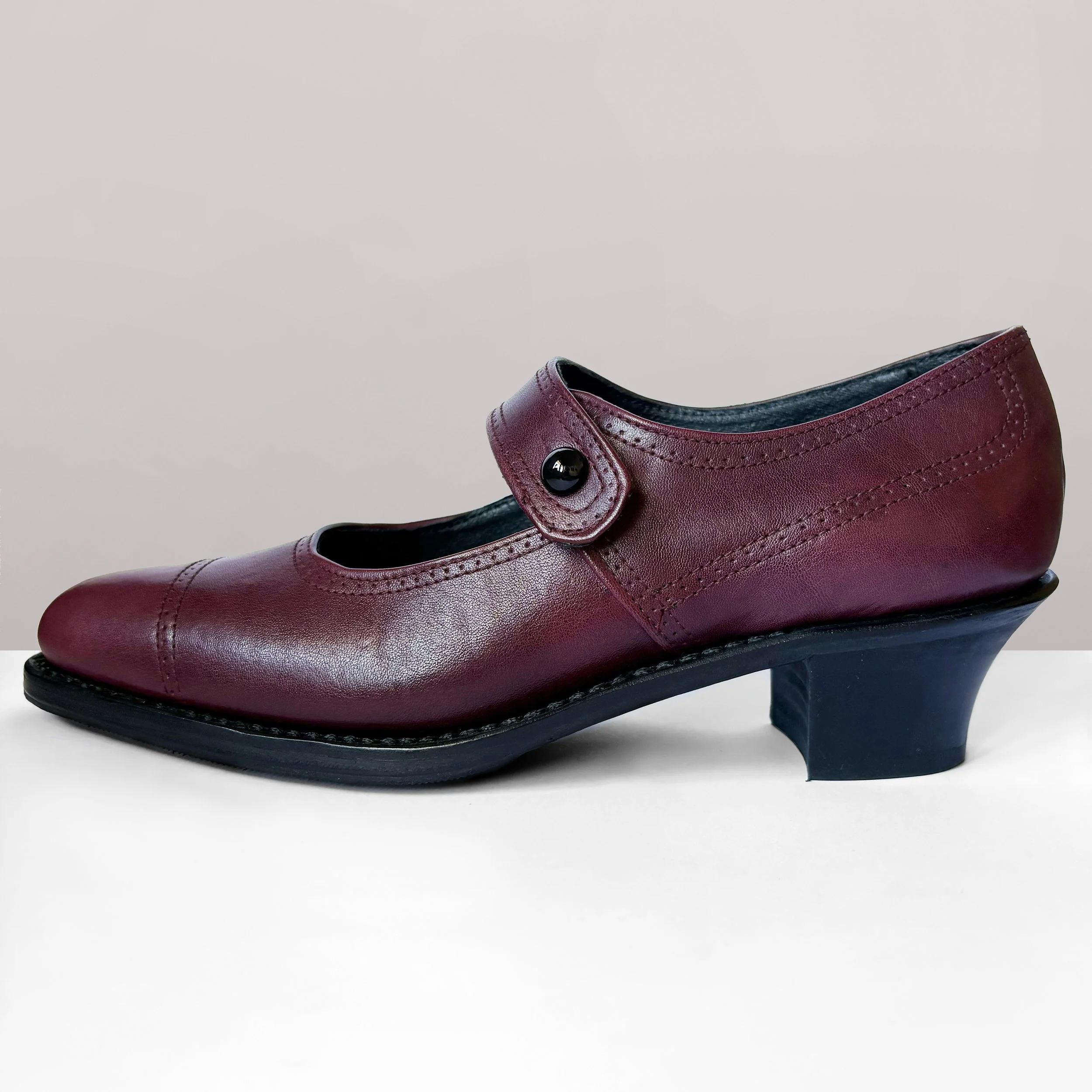 1920_maryjane_curvedheel_productshot1.jpg
