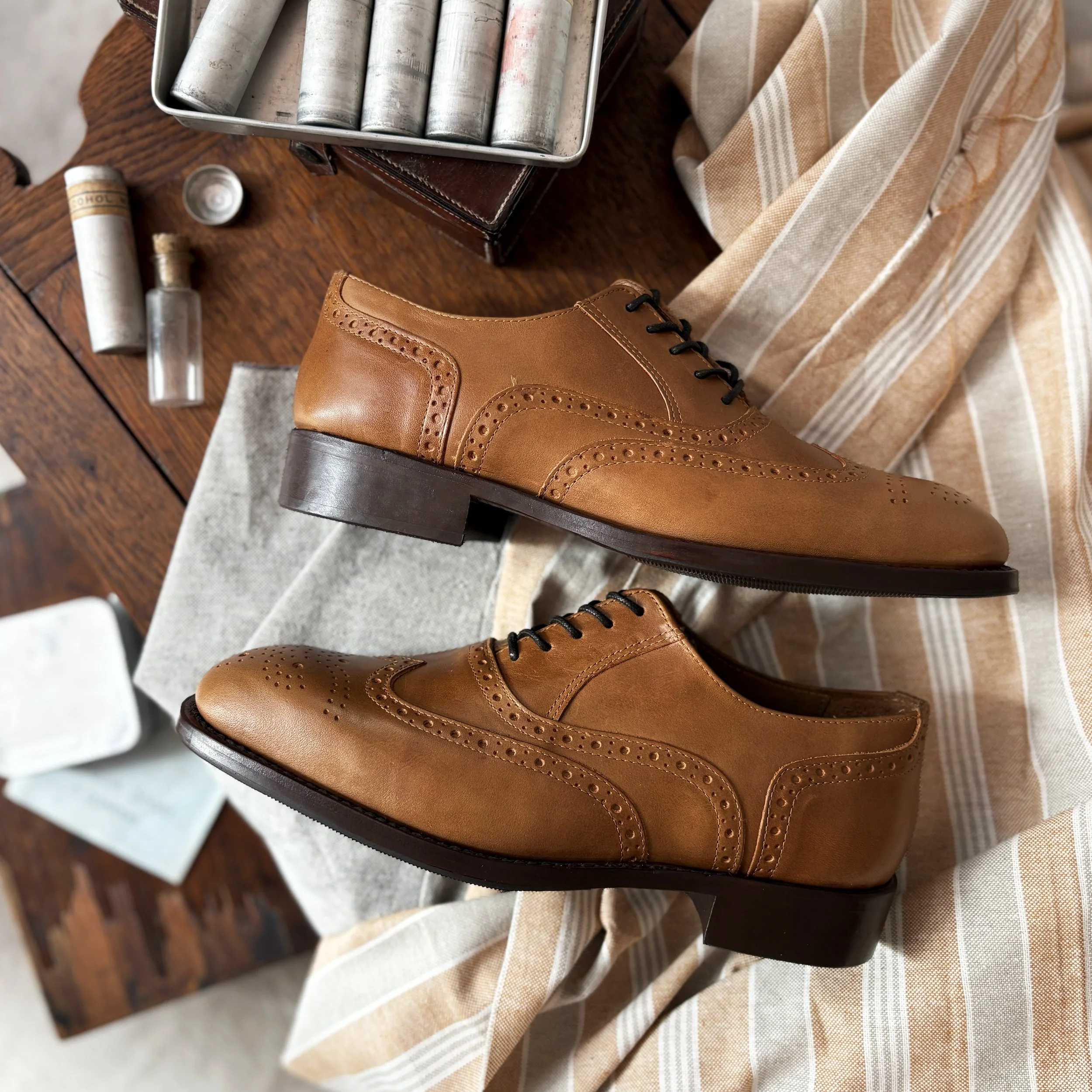 wingtip_brogues_oxford_shoes_tan_4.jpg