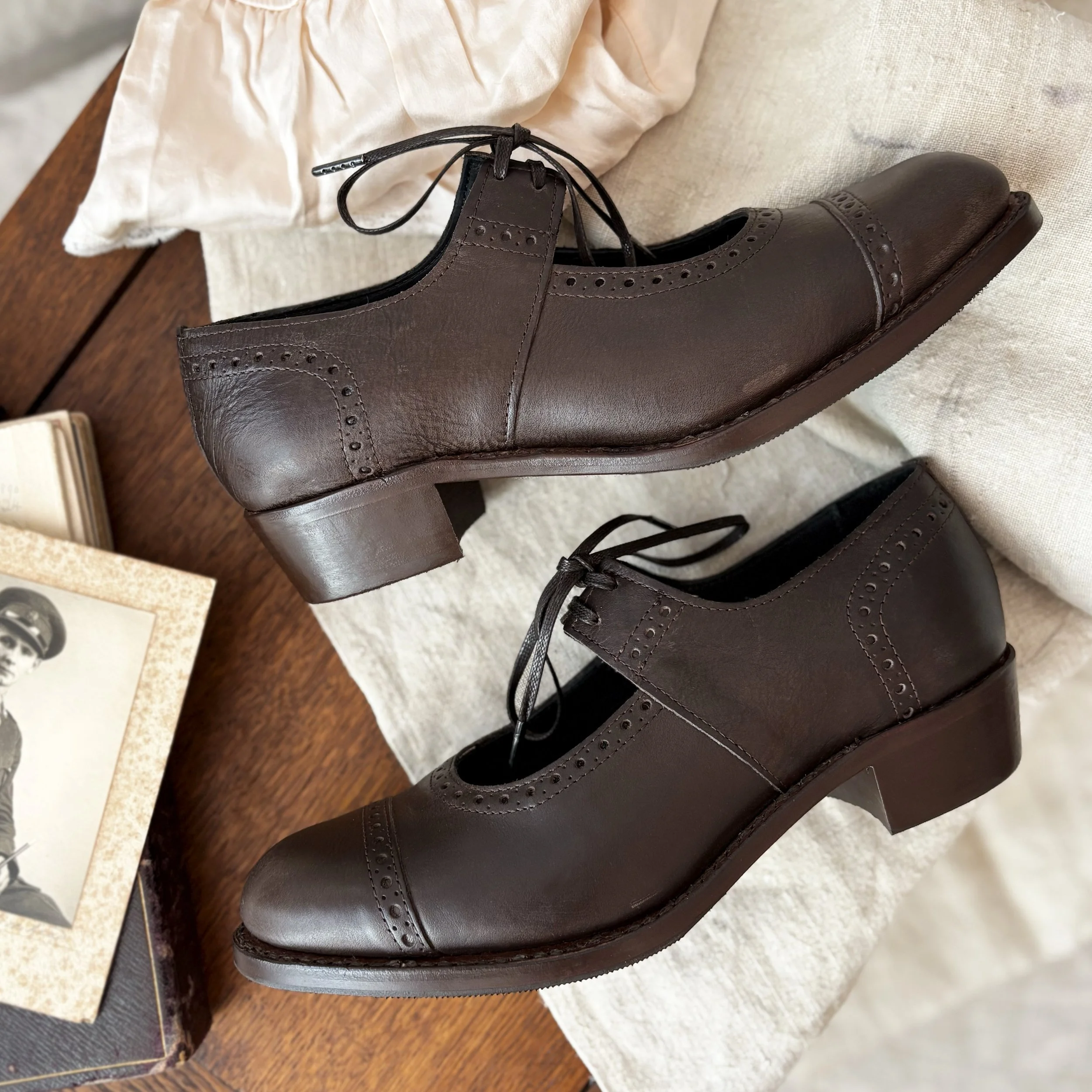 1930s Mary Janes in Darkest Brown