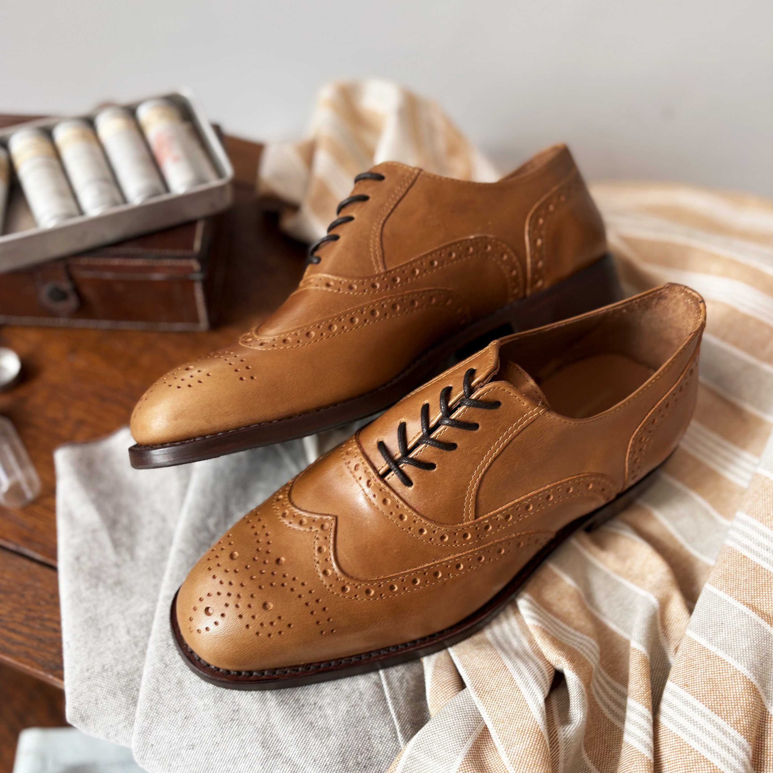 wingtip_brogue_oxford_shoes_tan_1.jpg