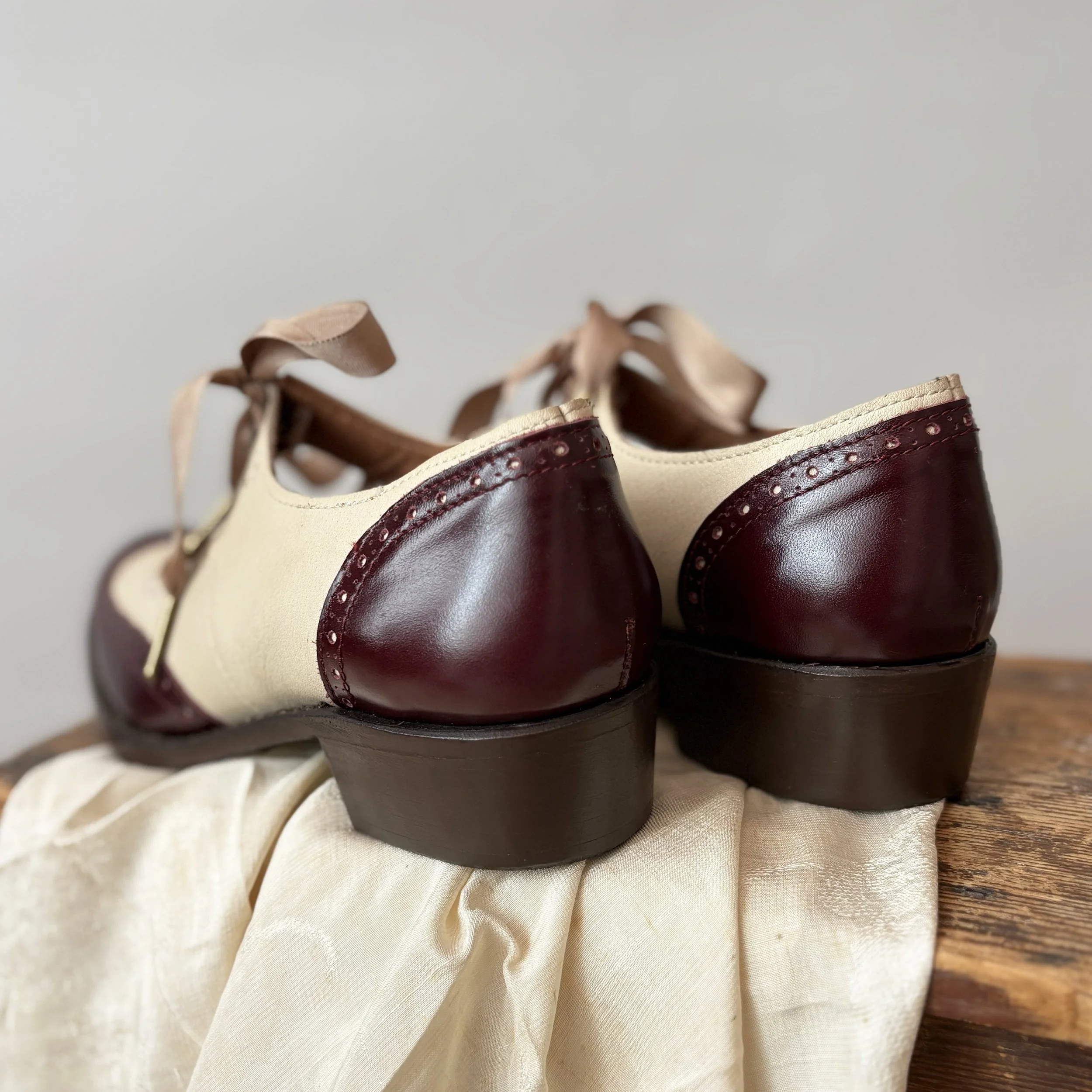1930_mary_janes_two_tones_stone_aubergine.jpg