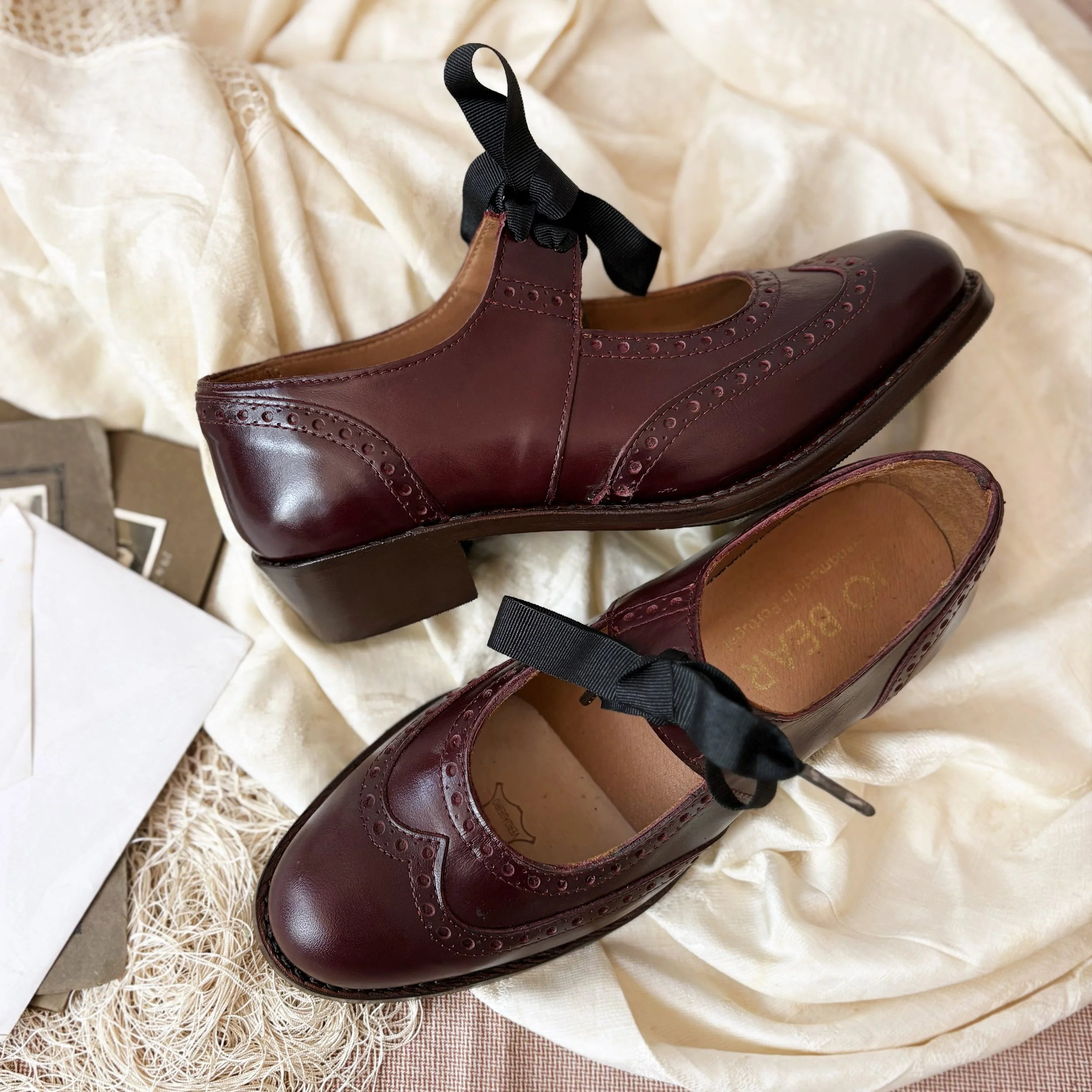 Wingtip 1930s Mary Janes in Bordeaux