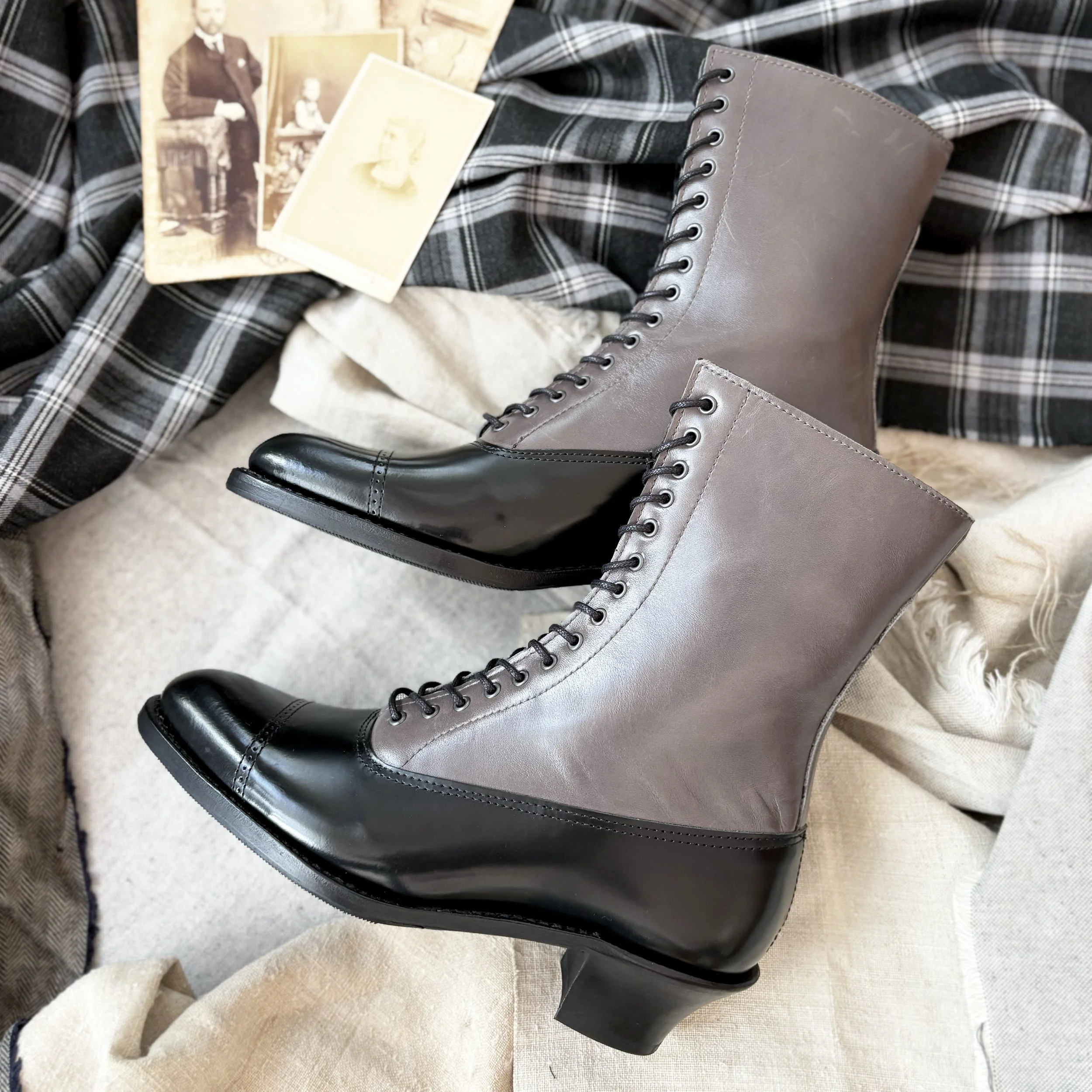 Edwardian Ladies Two tone Pointy toe Lace up Boots
