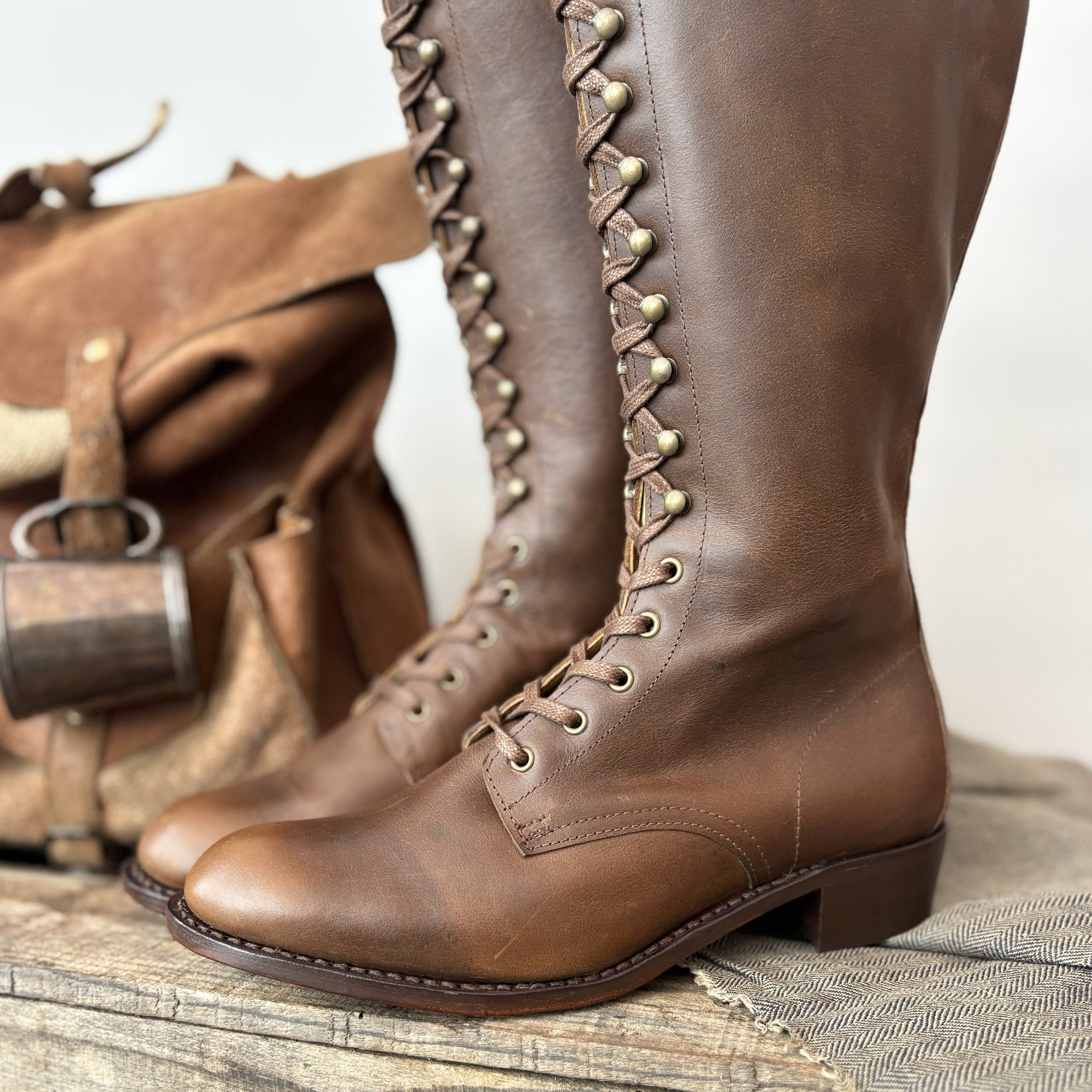 tall_boots_woman_midbrown3.jpg