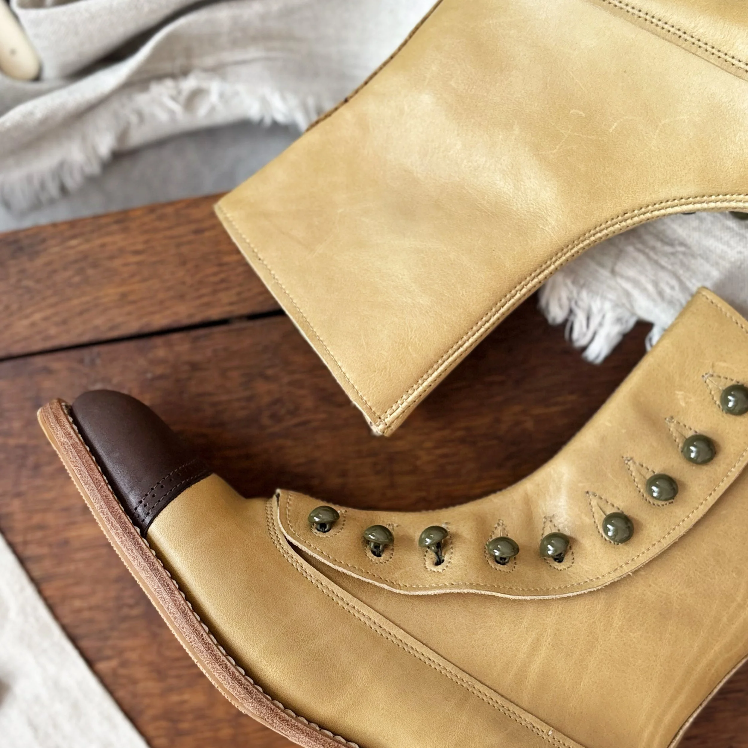 buttonboots_camomile_darkestbrown5.jpg