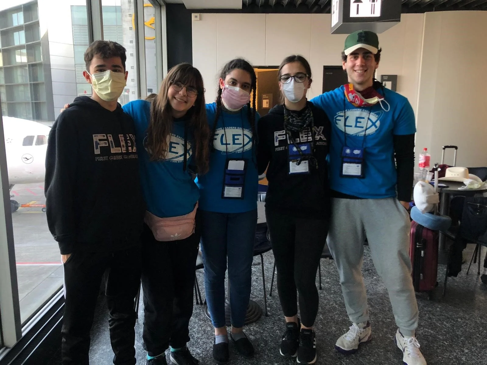 Thanos, Maria, Athina, Andriana, Aris (from left to right) at Frankfurt airport during their return travel