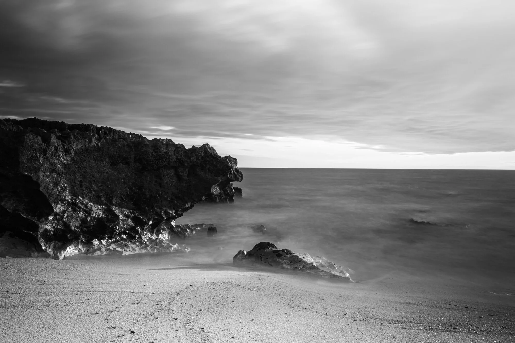 Eavaristo_Beach_LongExp_B&W-05.jpg