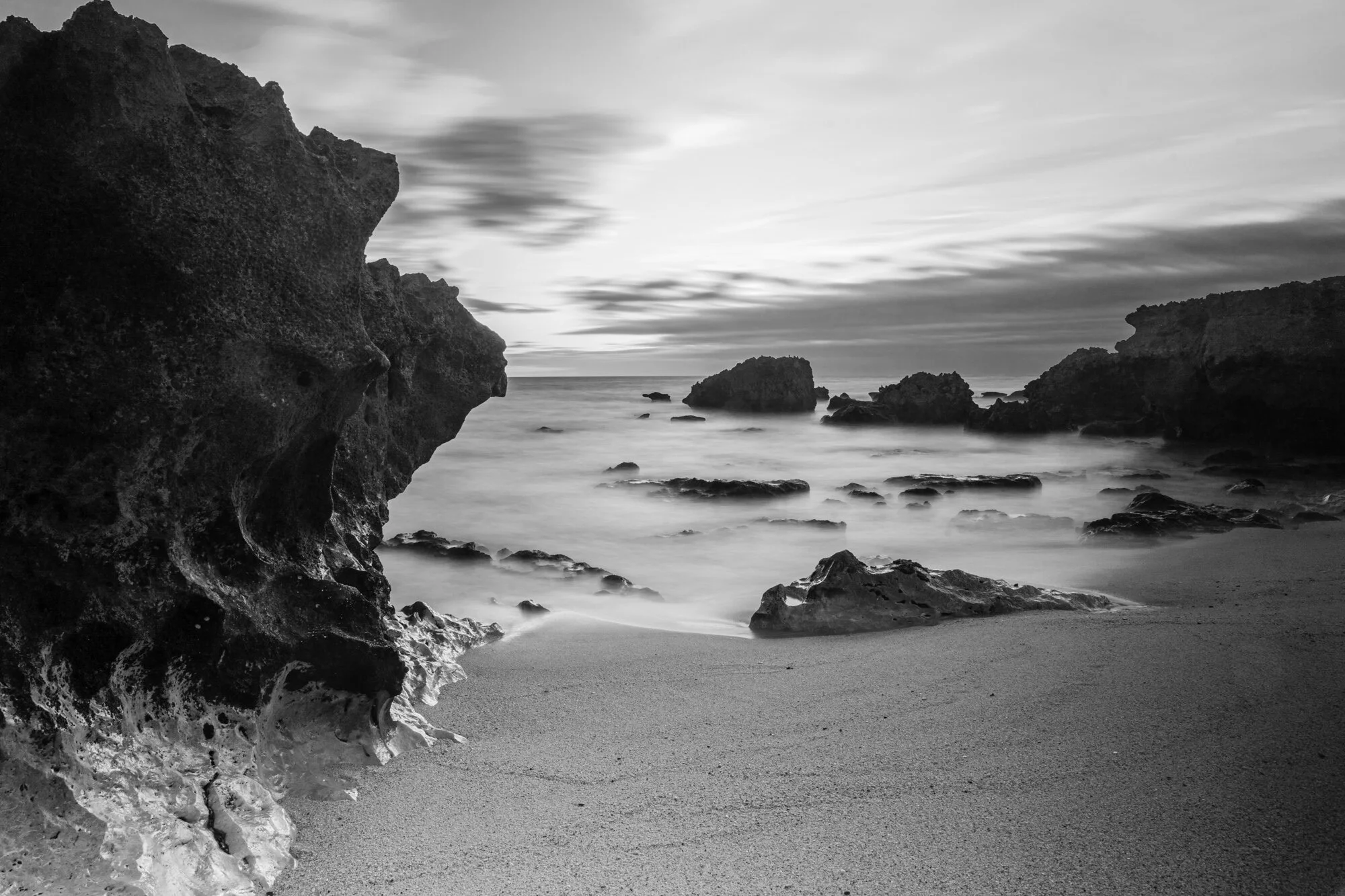 Eavaristo_Beach_LongExp_B&W-08.jpg