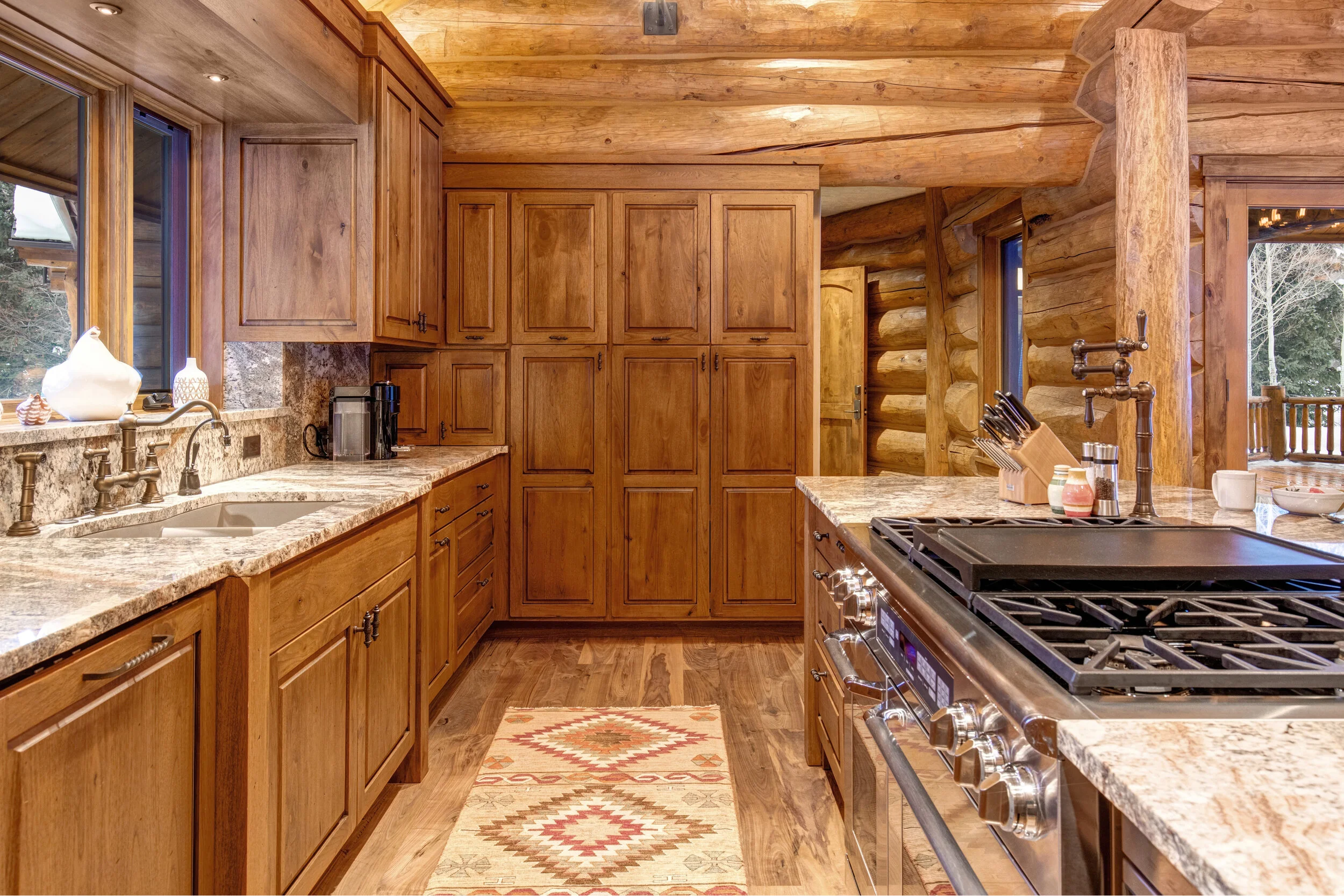 Abode-Luxury-Vacation-Rentals-Jackson-Hole-Wyoming-Big-Bighorn-Interior-Kitchen-1.5.jpg
