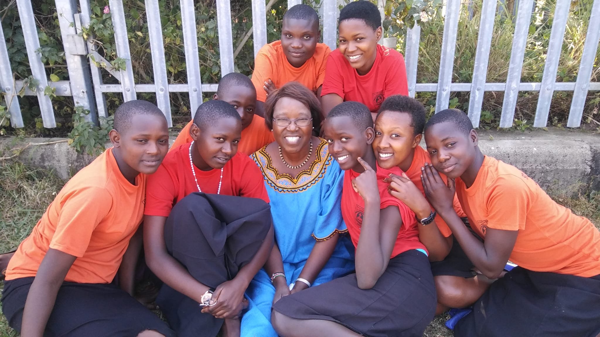 PHOTO - GRACE KUTO AND STUDENTS .jpg