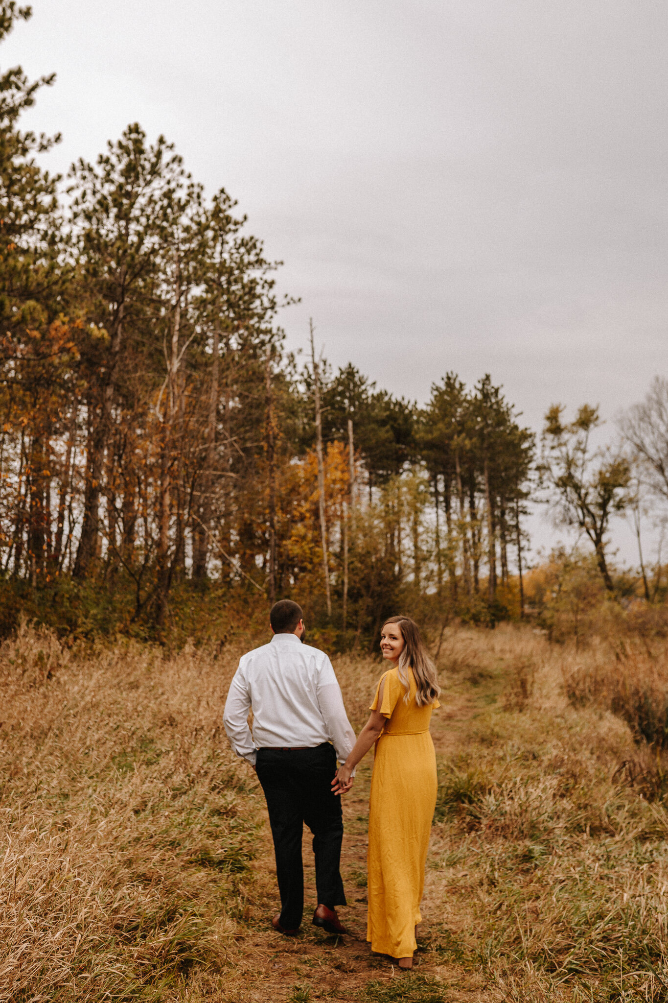 Bettyannphotography-wedding-couples-engagement-midwest-desmoines-iowa-love-photographer-fall-session8.jpg