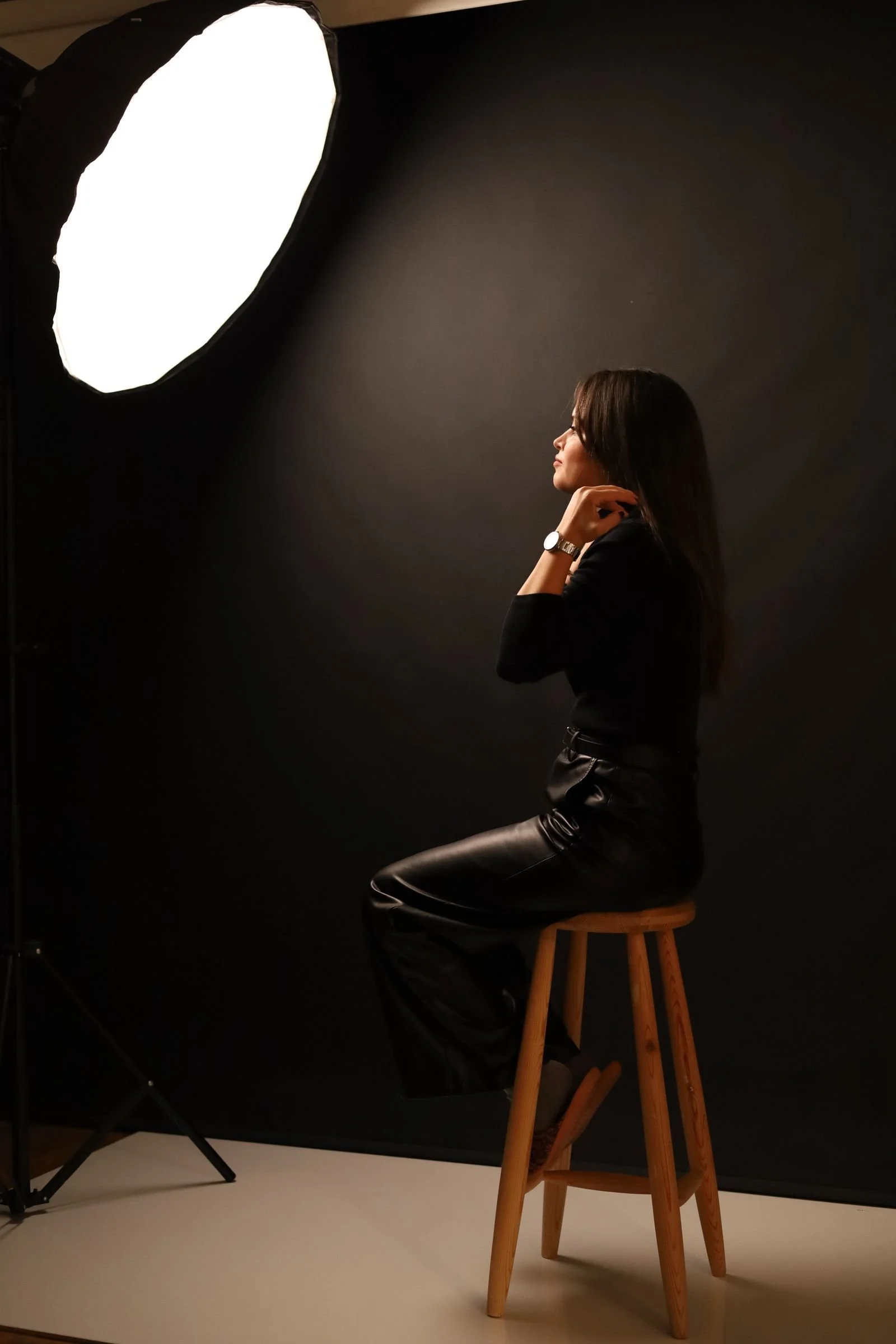 Beauty Dish Lighting: 5 Fashion-Style Setups for Stunning Portraits