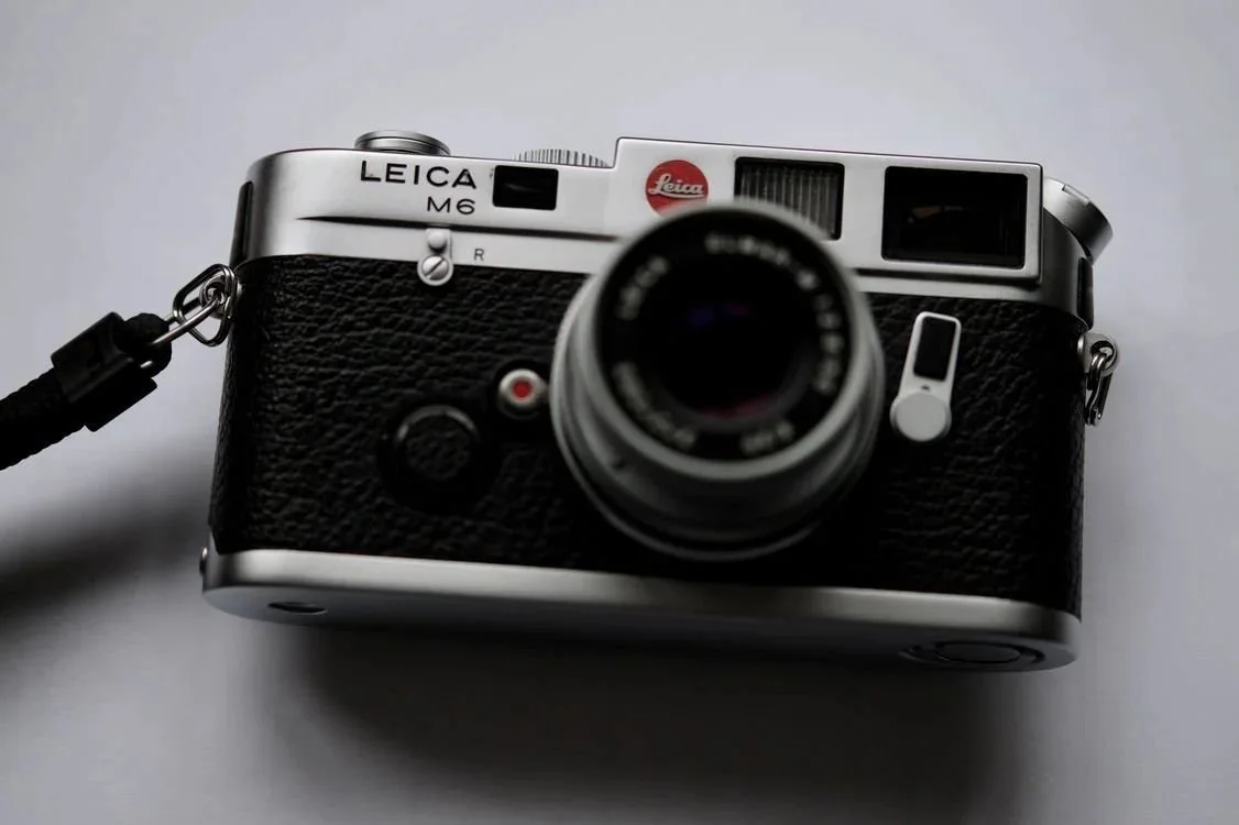 David Christopher Lee shooting with his Leica M11 rangefinder, 27 years of professional photography experience