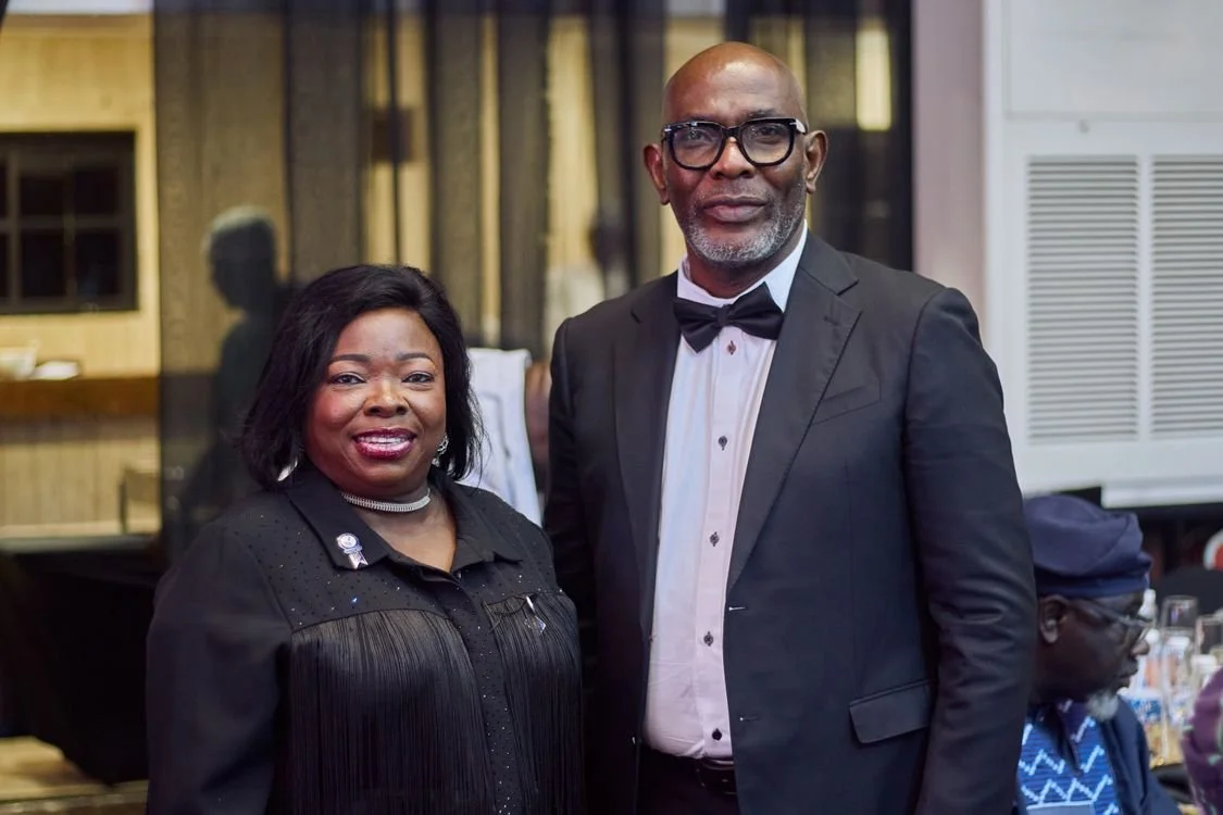 Elegantly dressed couple at a black tie gala in Los Angeles
