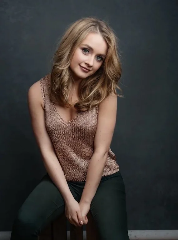 Photography studio lighting setup with a softbox at a 45-degree angle