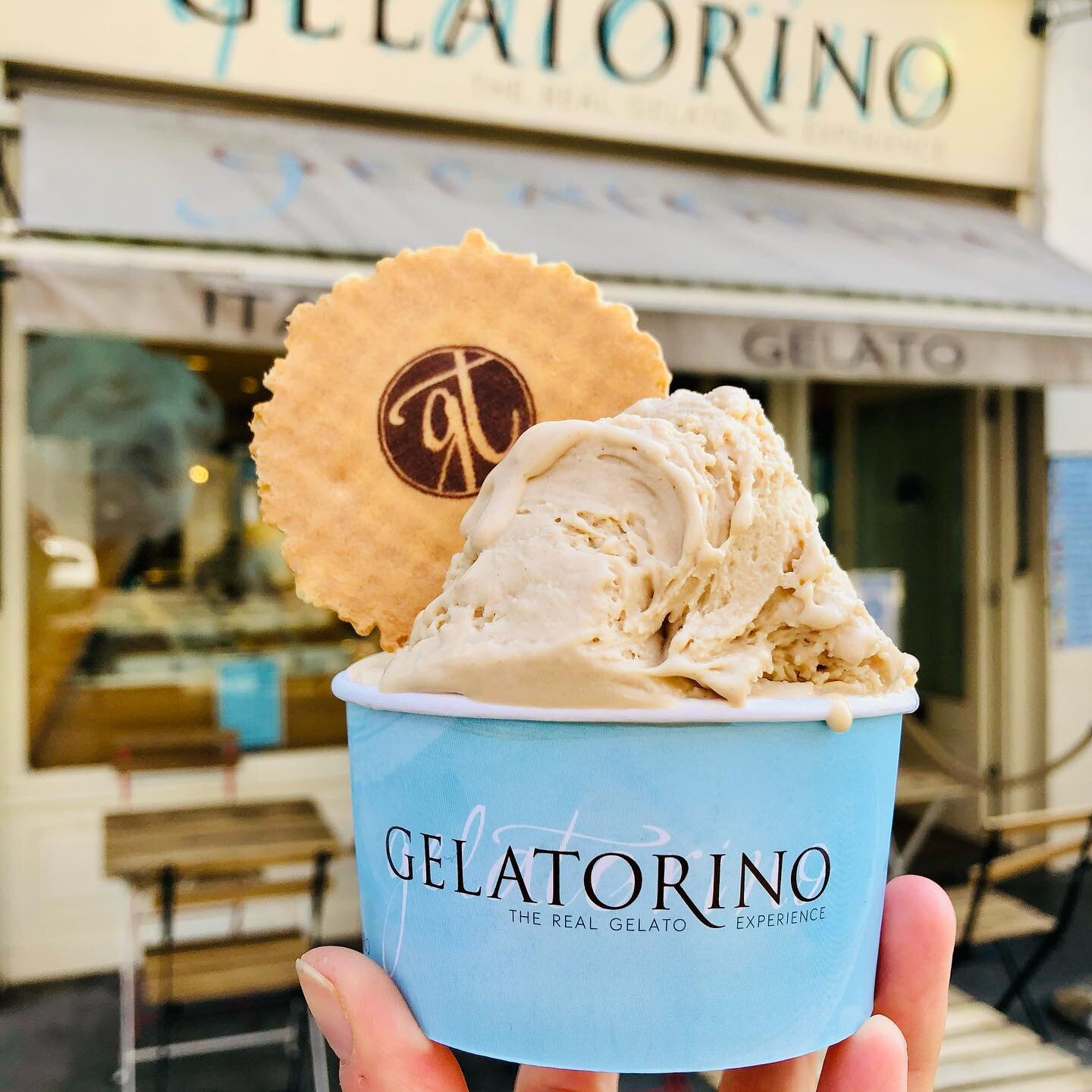 Hello January! Sun is shining and seems like spring is in the air already. Let&rsquo;s go for a #gelato 🍨🍦 who&rsquo;s in? Starting the year with our 🌟🌟 Hazelnut Piedmont Tonda Gentile 📍#coventgarden 

&bull;
&bull;

#gelatolover #gelatorino #ge
