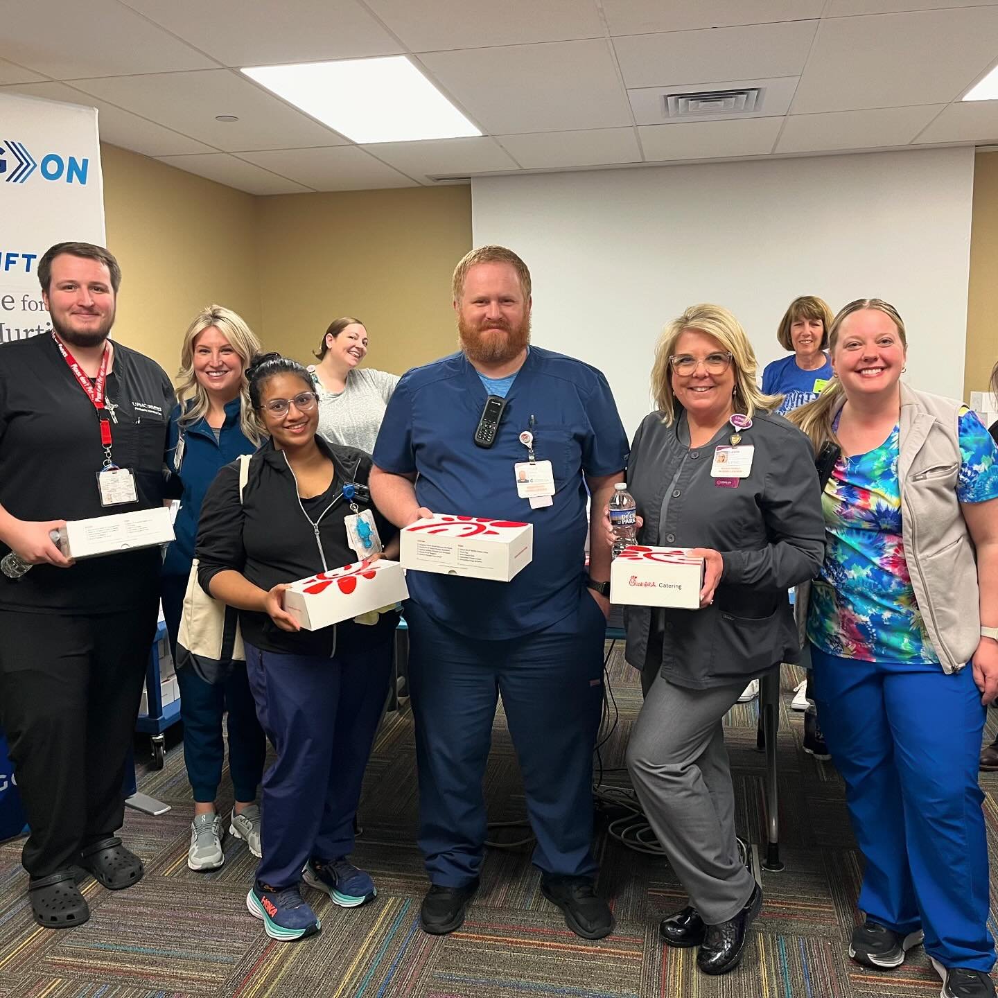 👨🏼&zwj;⚕️🏥👩🏾&zwj;⚕️ Today on &ldquo;Thank your Healthcare Heroes&rdquo; day, we had the opportunity to provide lunch for 150 healthcare professionals that serve transplant families at Children&rsquo;s Hospital of Pittsburgh! Special thanks to ou